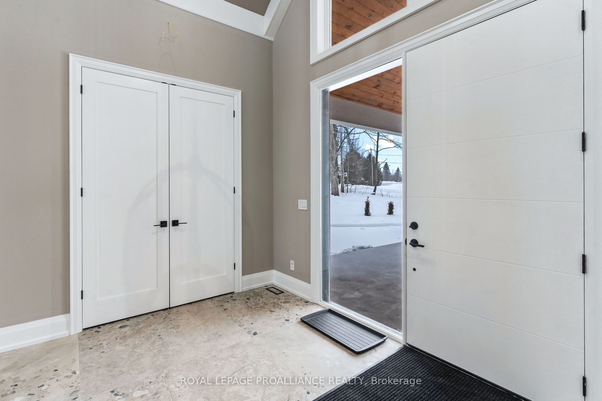 160 Sumcot Drive Property Photo 7