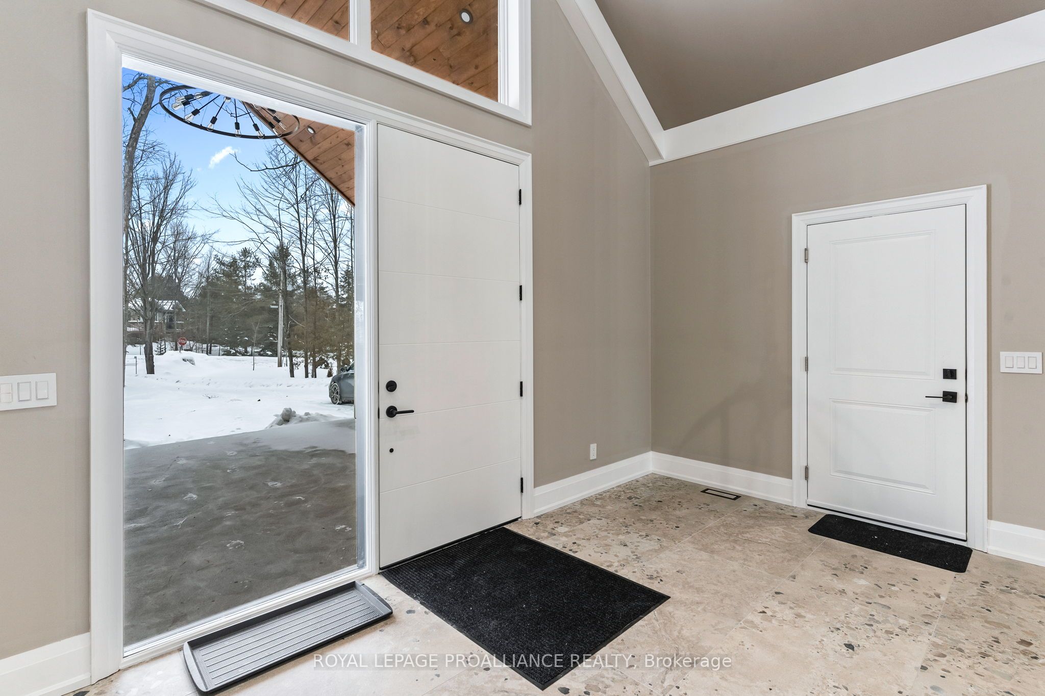 160 Sumcot Drive Property Photo 8