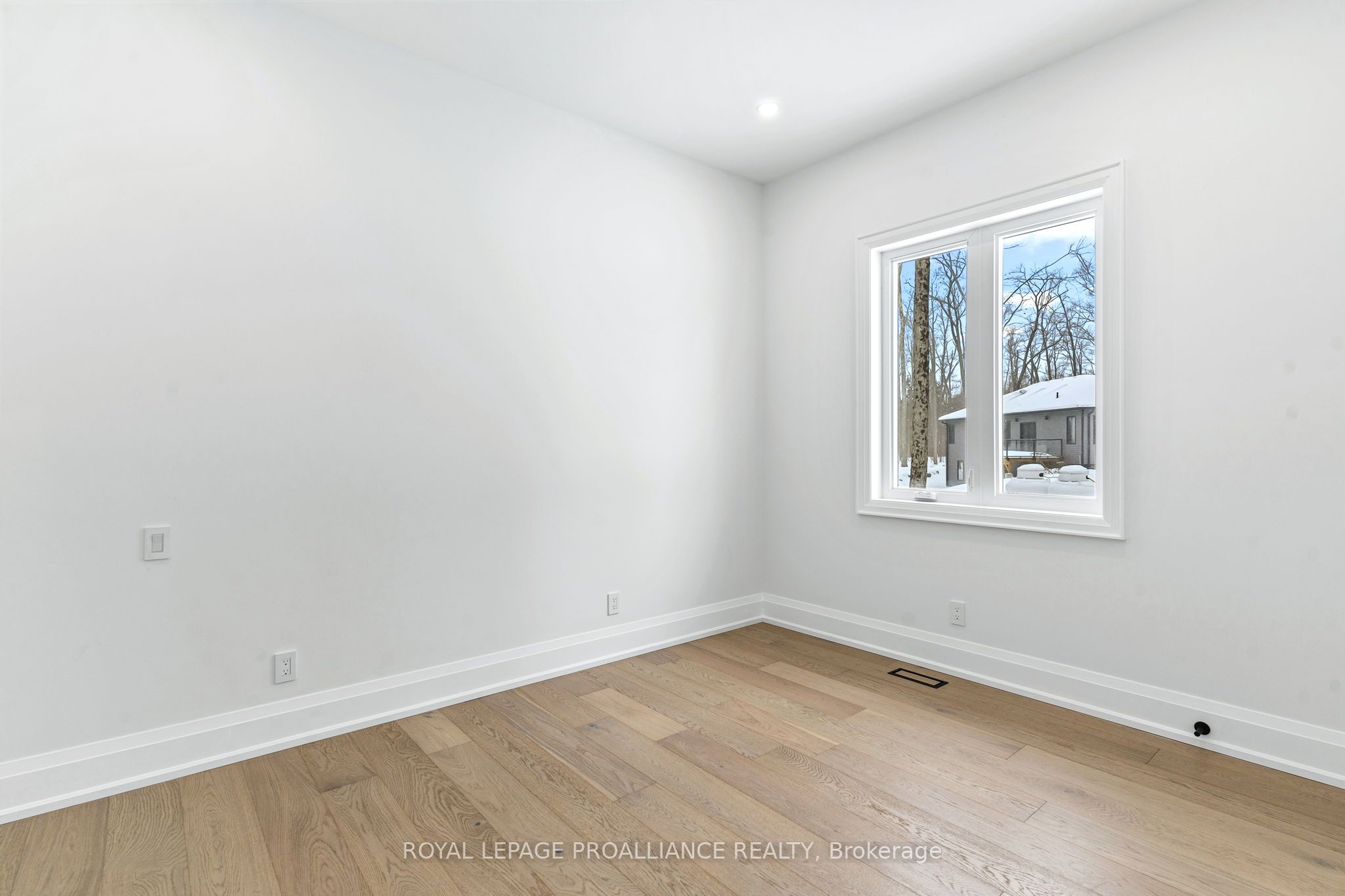160 Sumcot Drive Property Photo 24