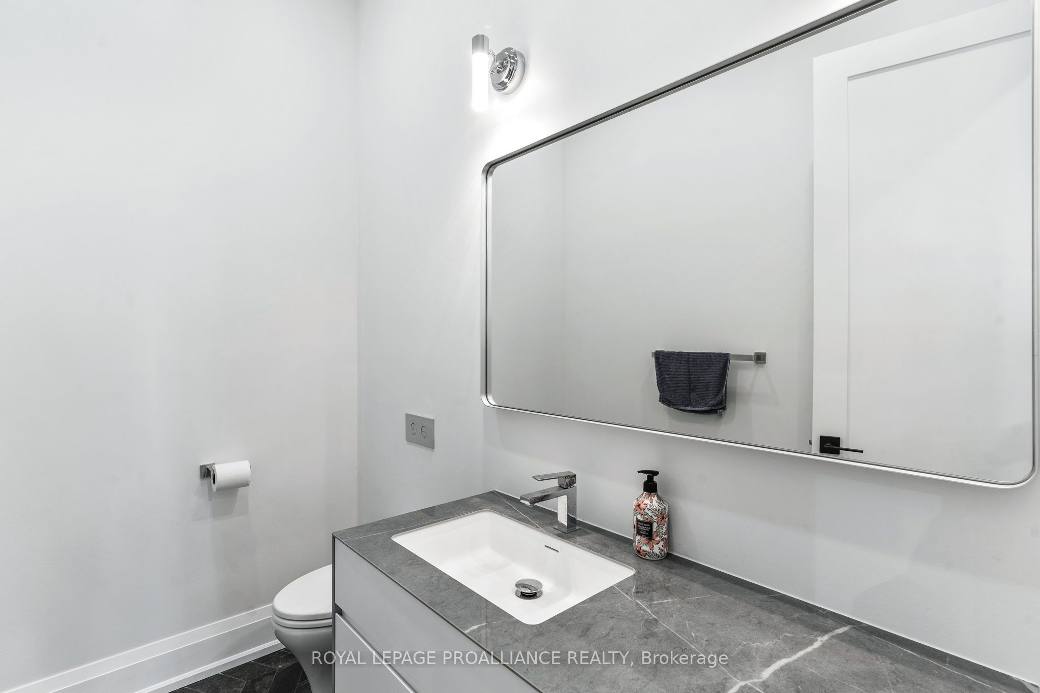 160 Sumcot Drive Property Photo 25
