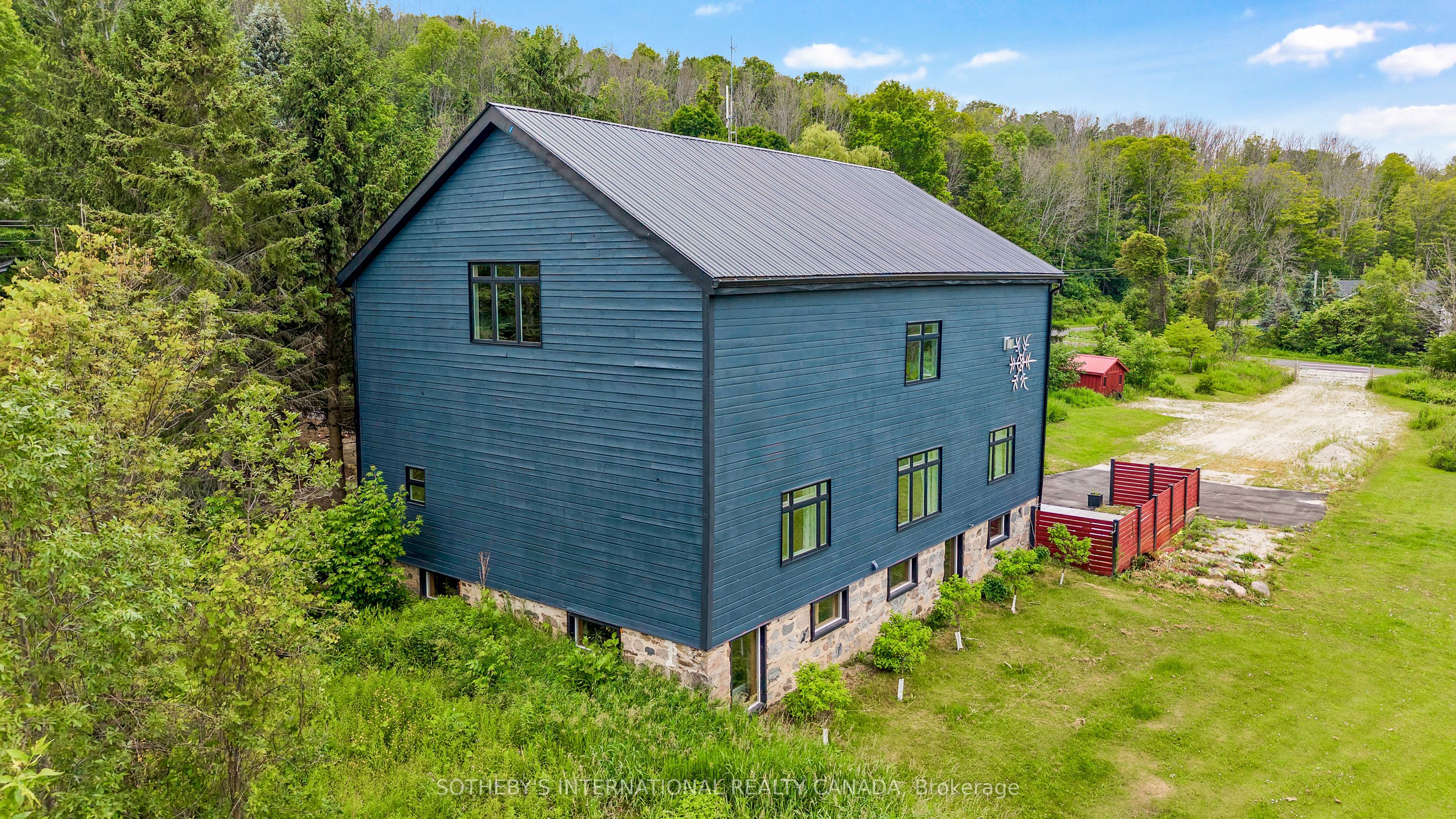 121 Old Highway 26 Property Photo 2