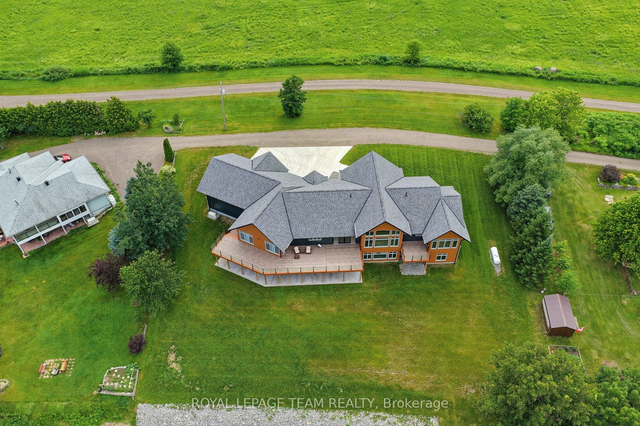 231 Finnerty Road Property Photo 6