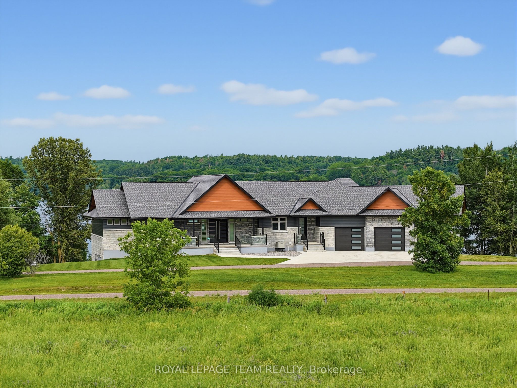 231 Finnerty Road Property Photo 8