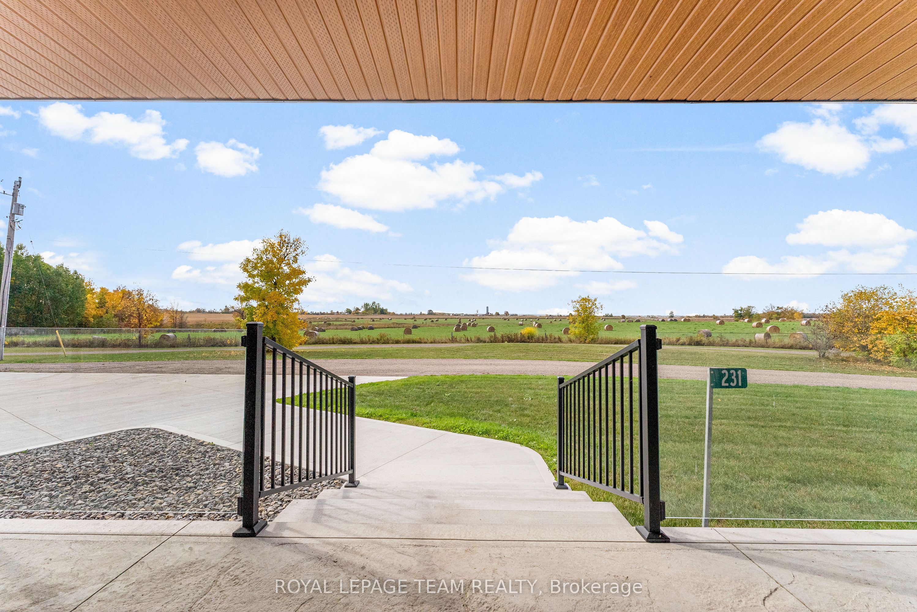 231 Finnerty Road Property Photo 11