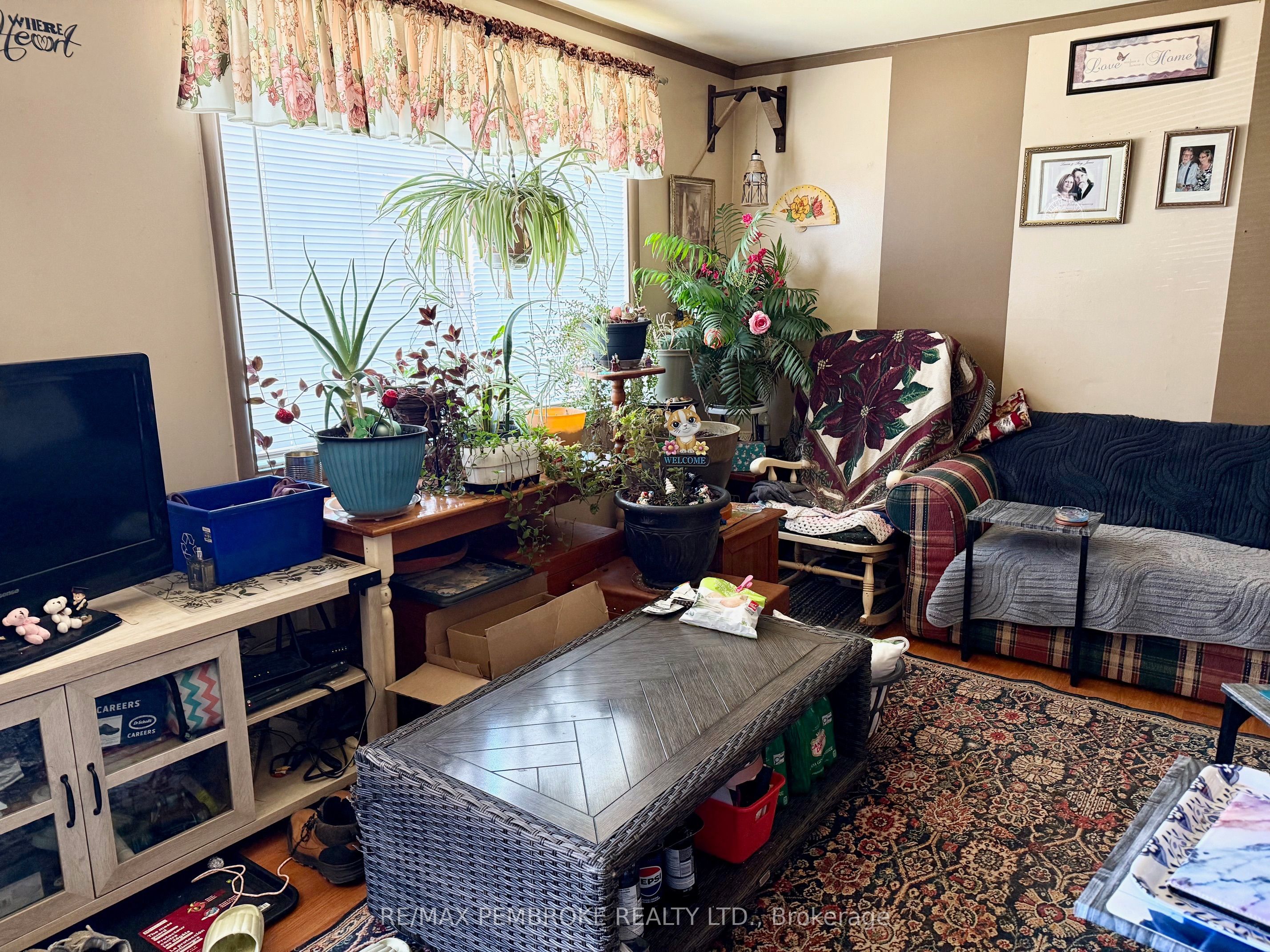 153 Cecelia Street Property Photo 4