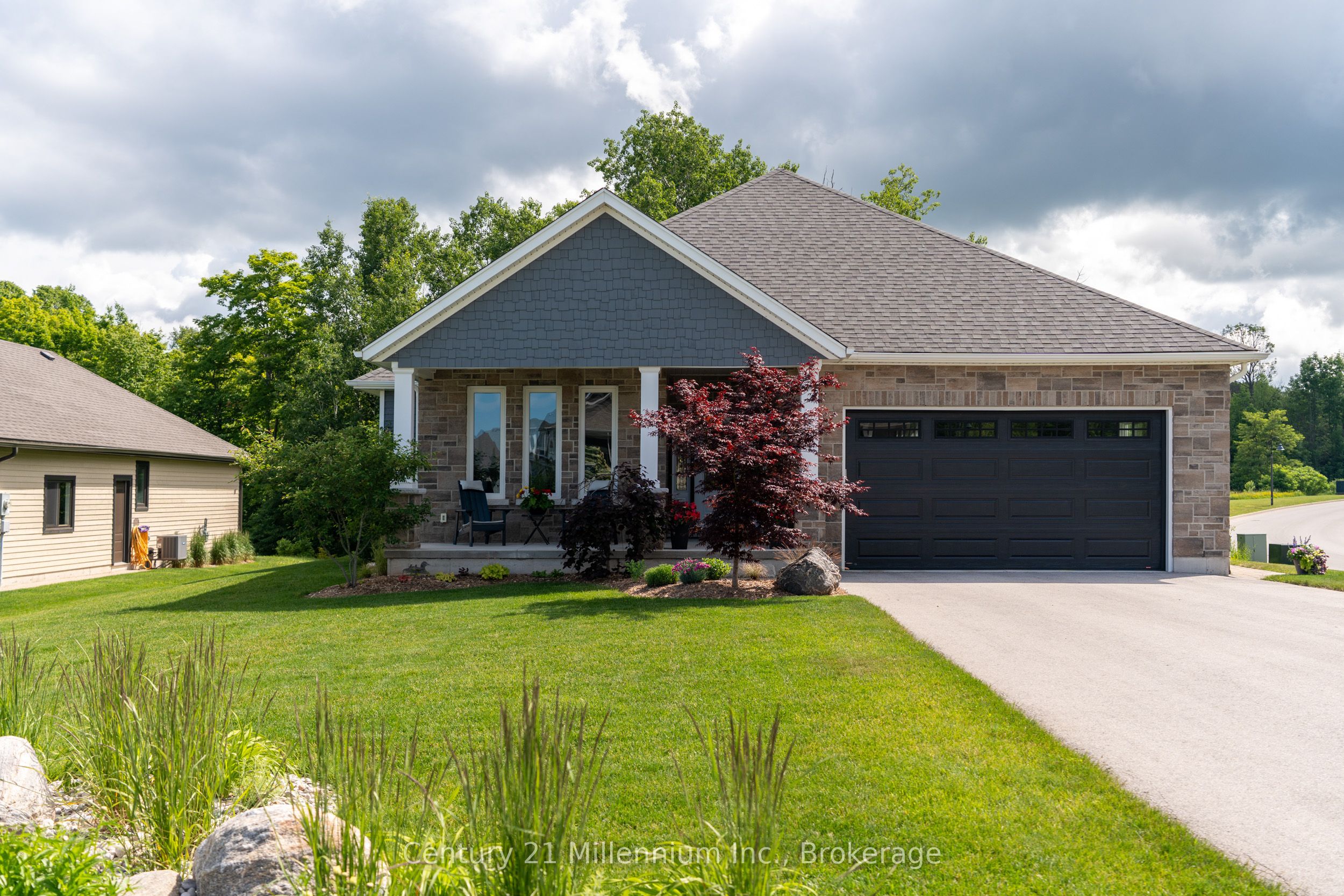 401 Algoma Crescent Property Photo 1