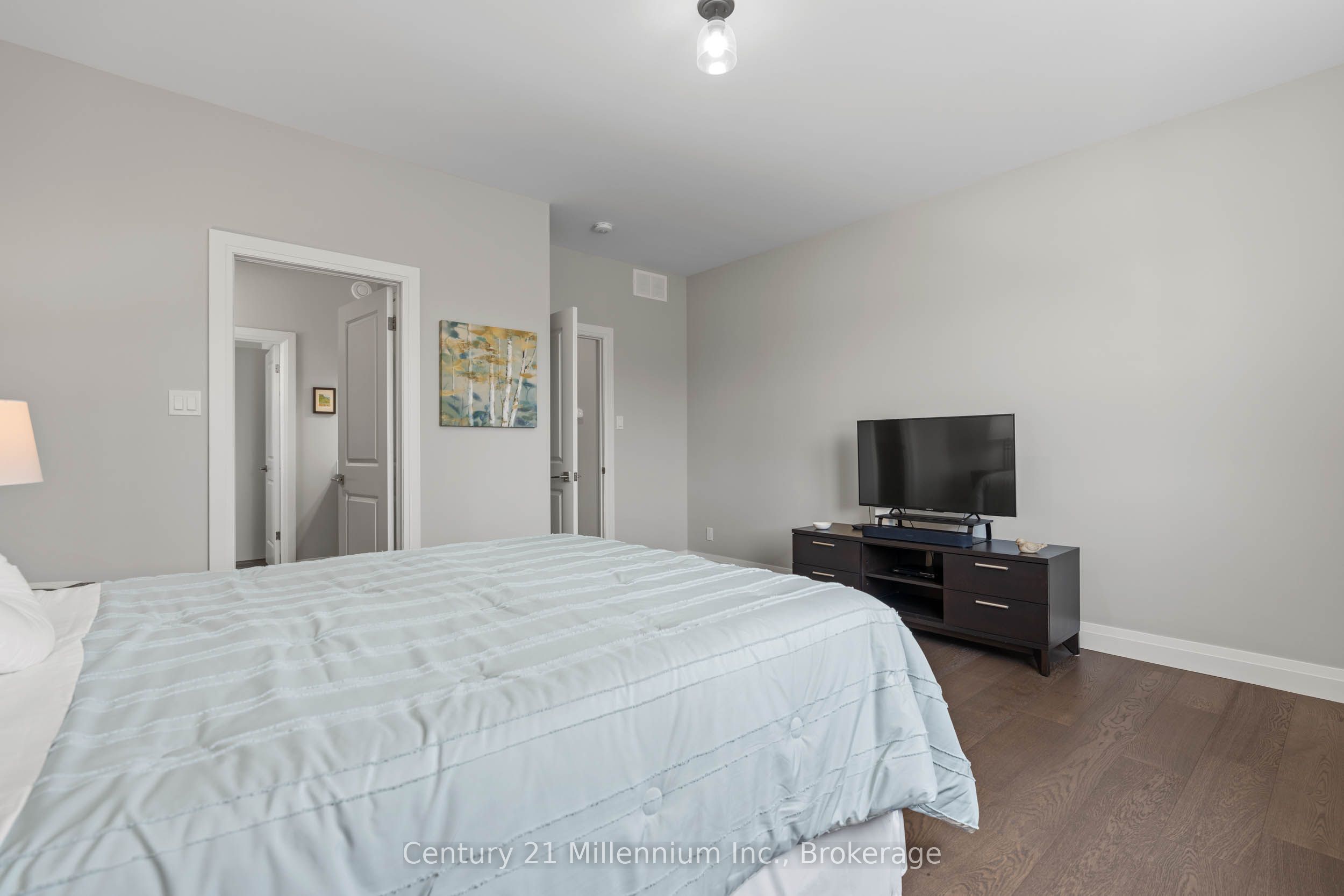401 Algoma Crescent Property Photo 27