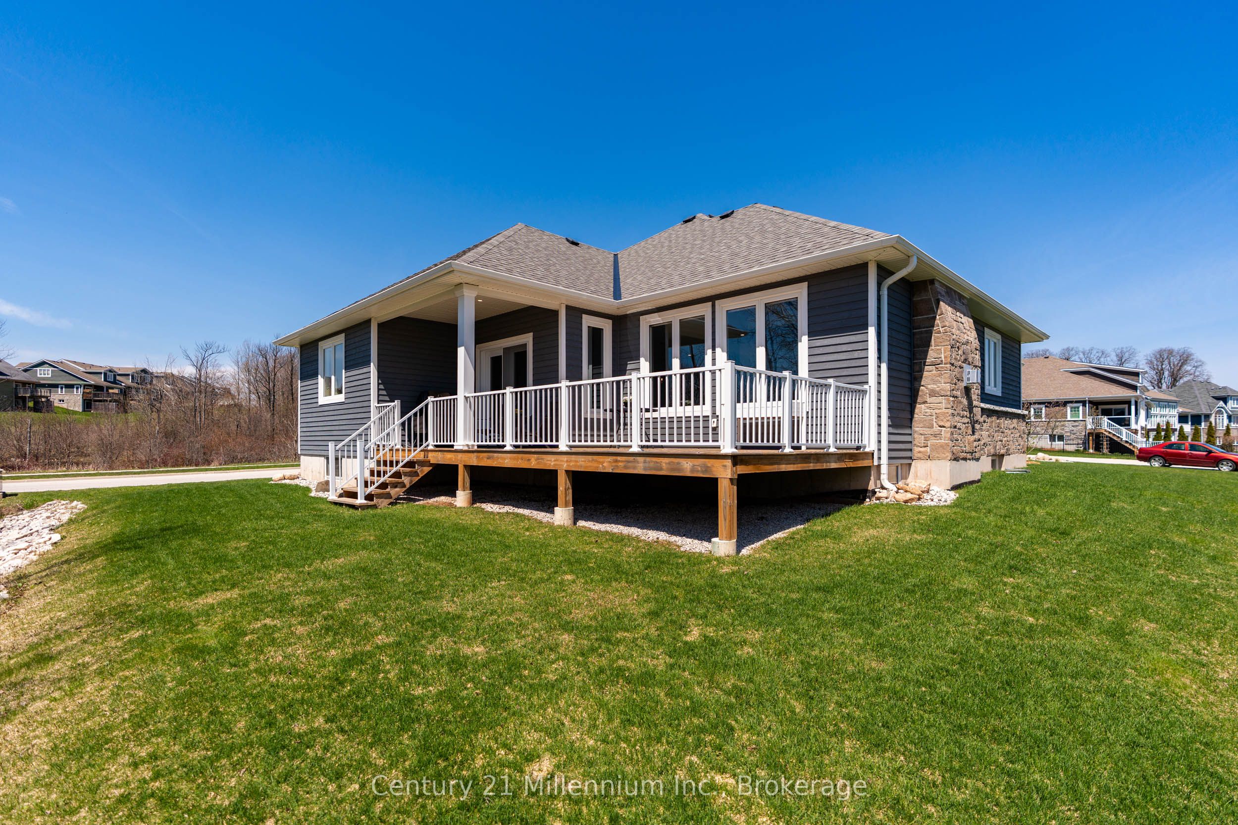 401 Algoma Crescent Property Photo 43