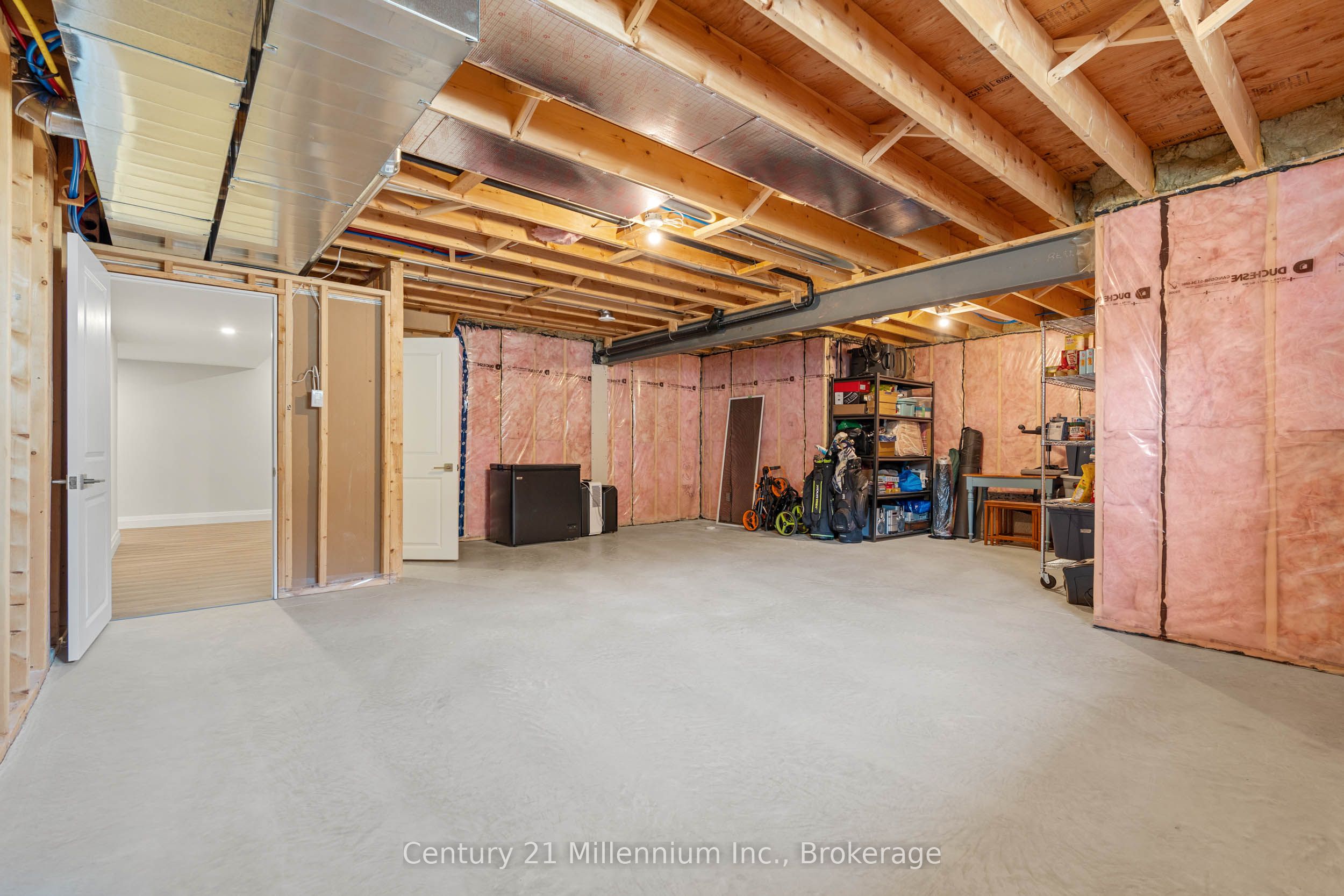 401 Algoma Crescent Property Photo 47