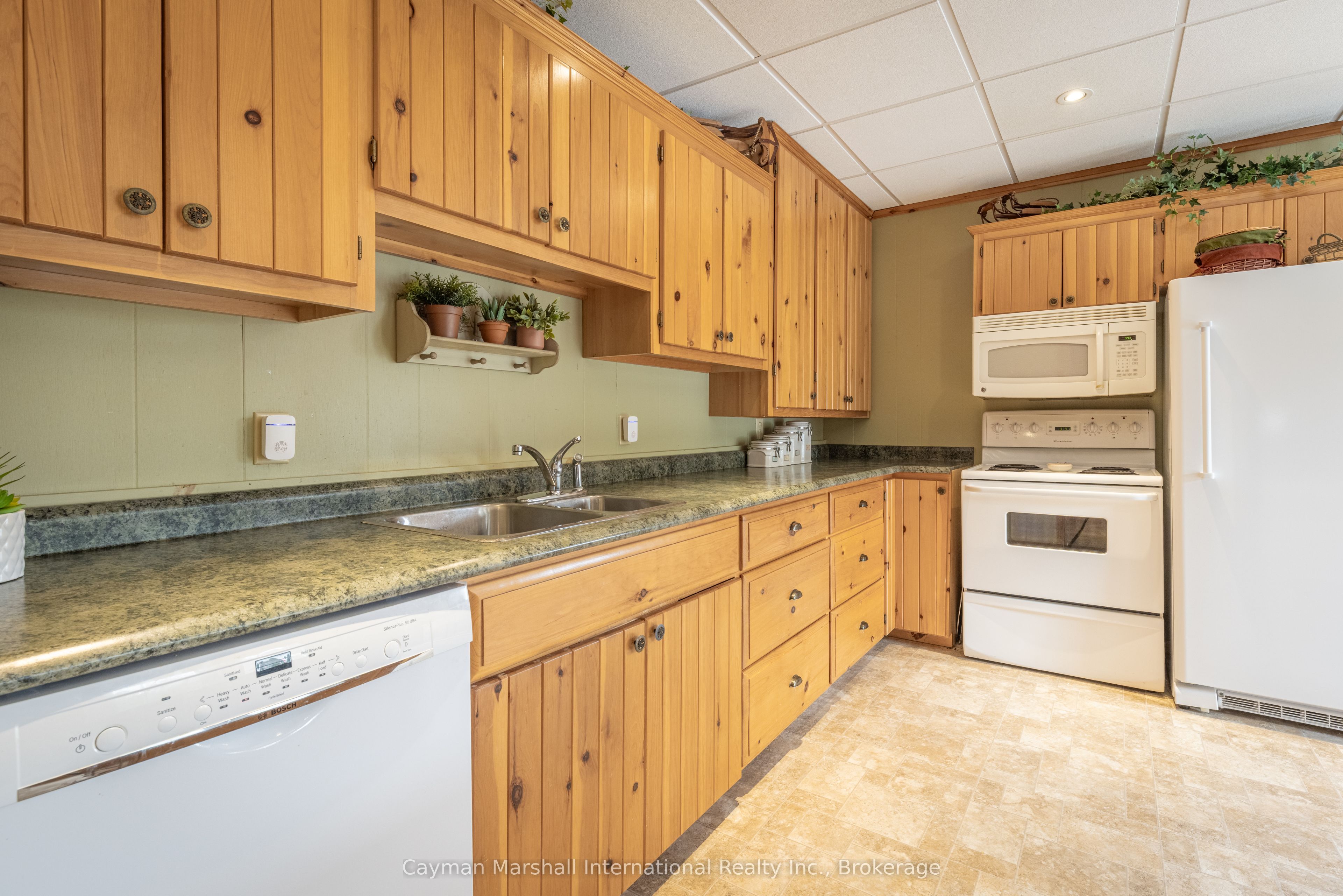 143 South Drive Property Photo 11