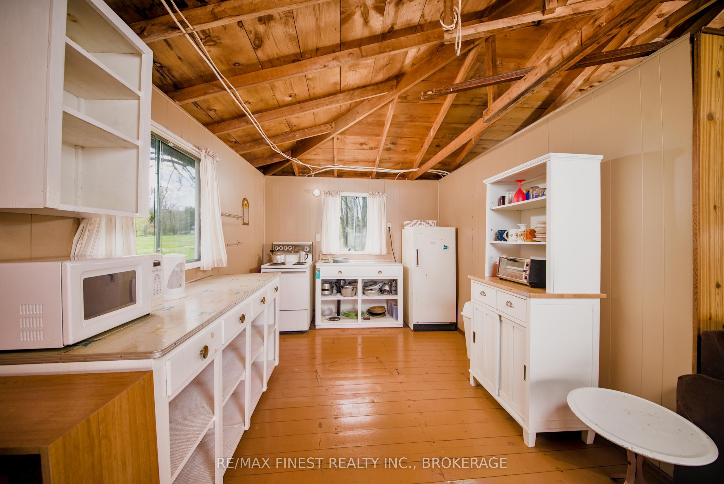 9300 Front Road Property Photo 6