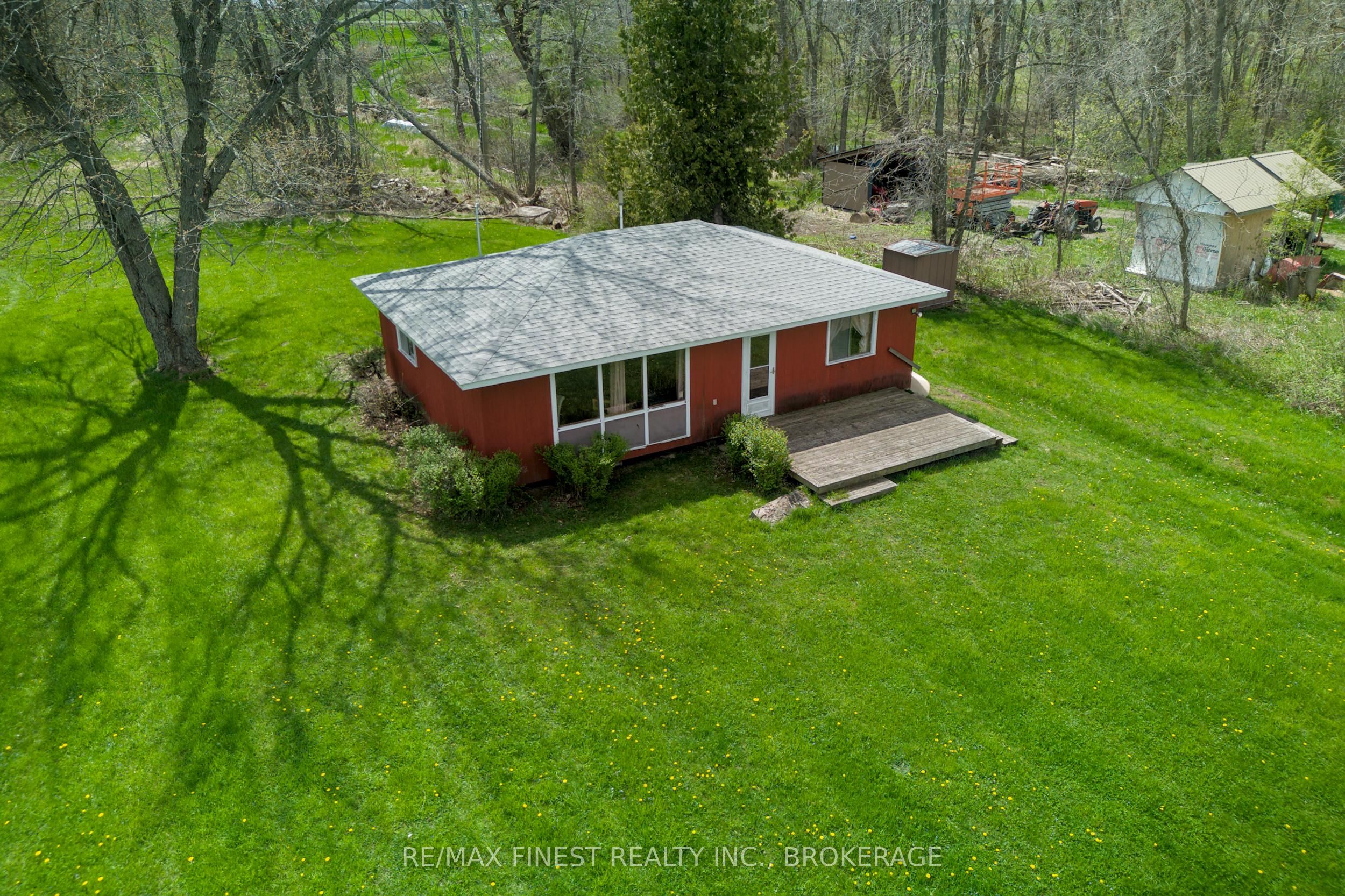 9300 Front Road Property Photo 11