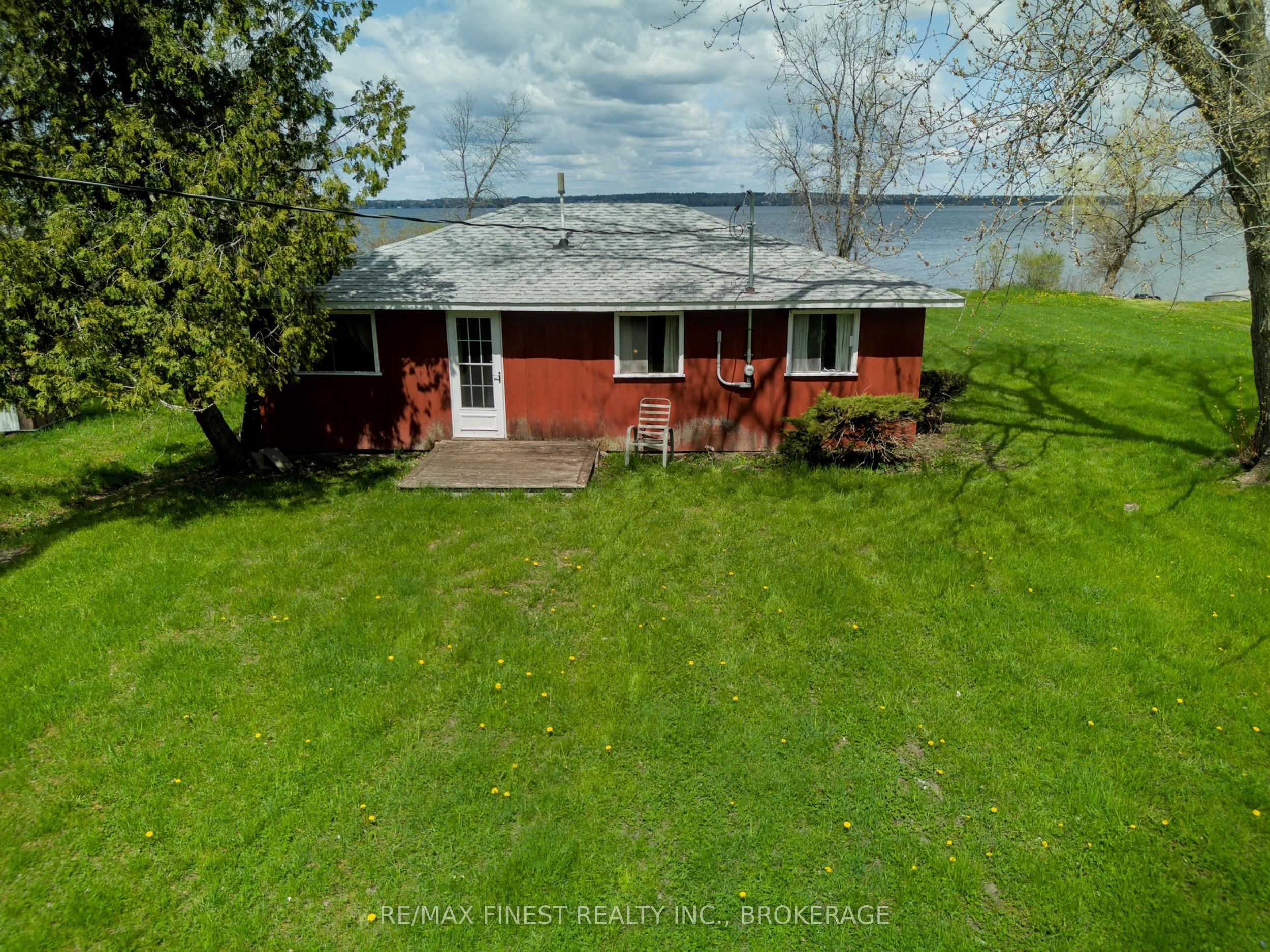 9300 Front Road Property Photo 12