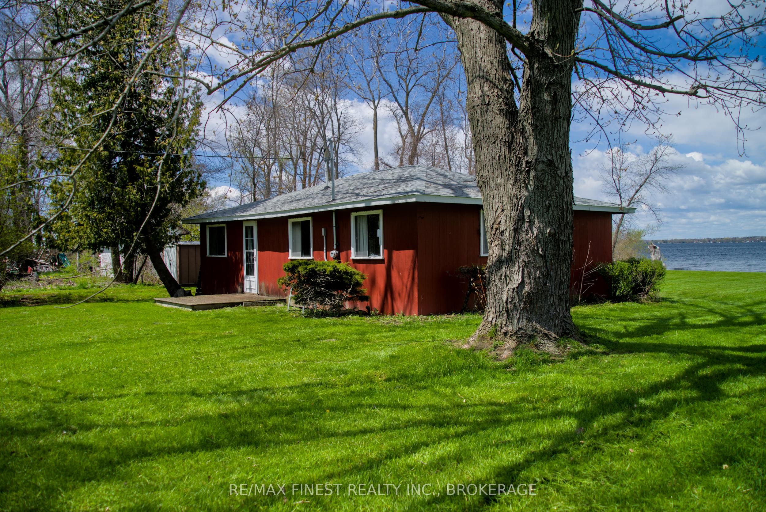 9300 Front Road Property Photo 13