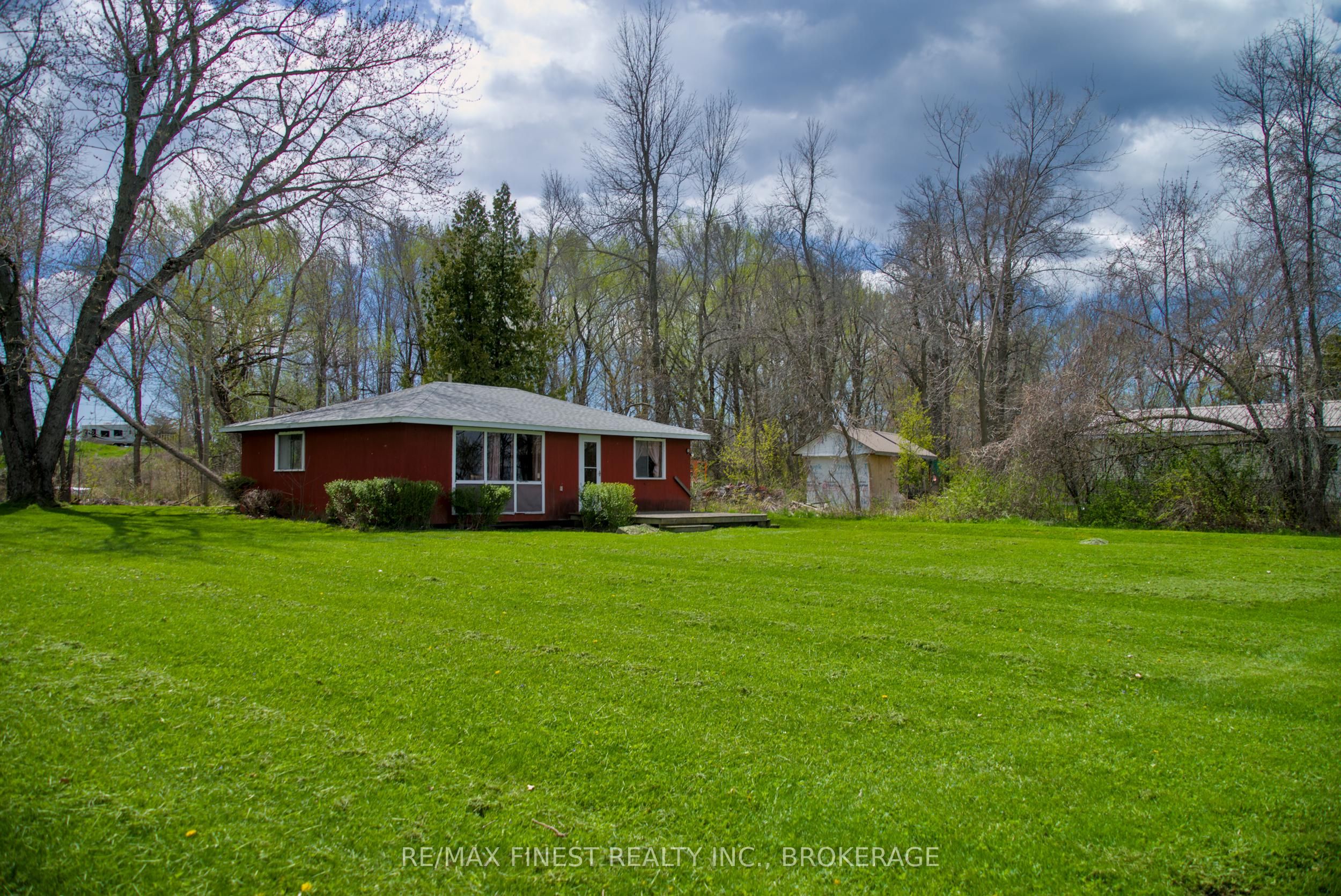 9300 Front Road Property Photo 14