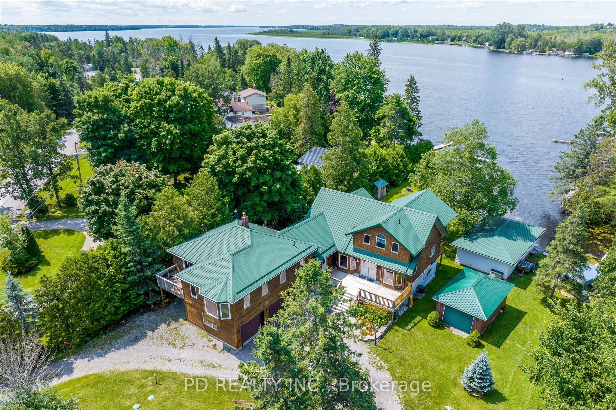 48 Sturgeon Glen Road Property Photo 1