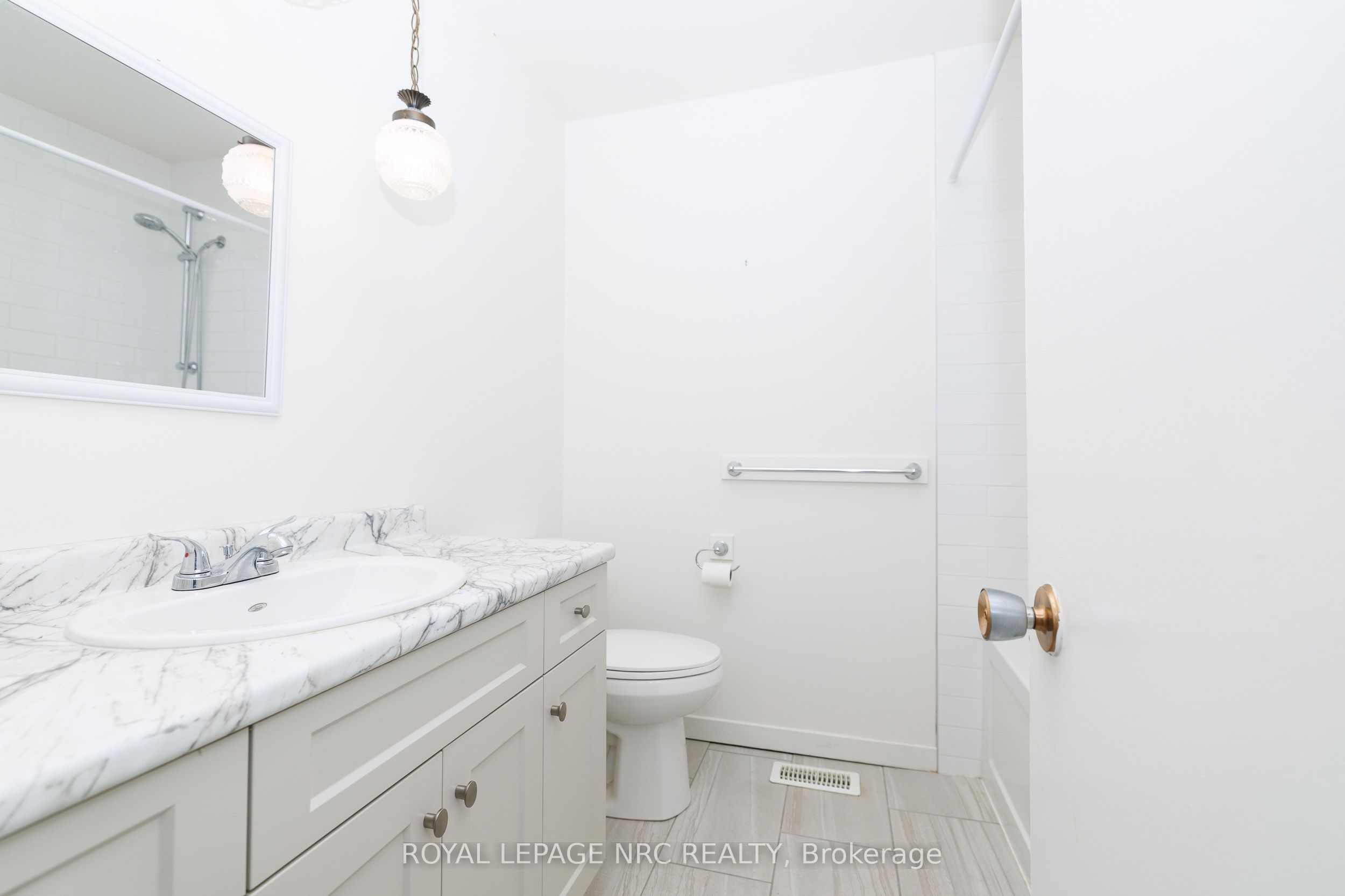 8 Kerwin Gate Property Photo 21