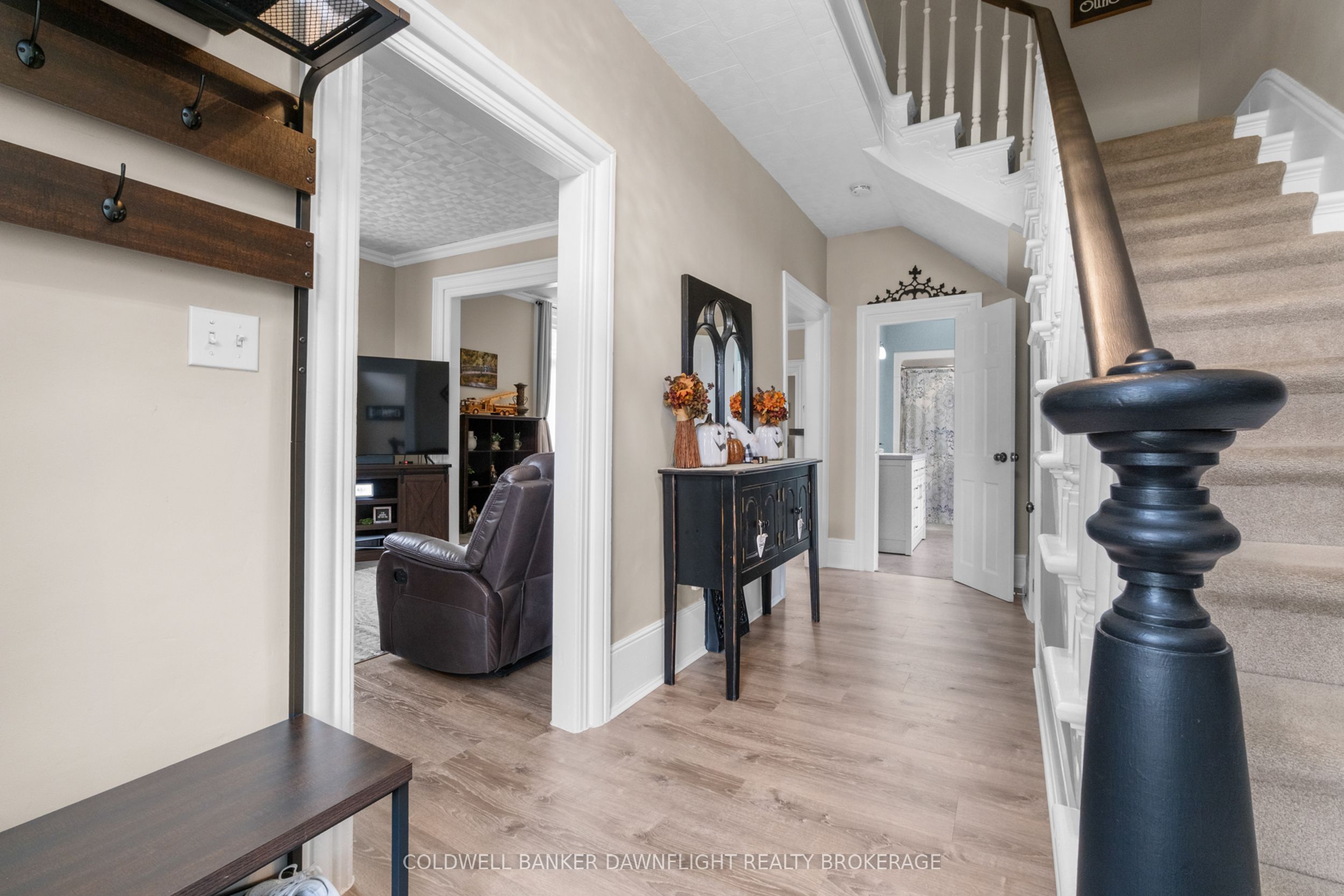 383 William Street Property Photo 6