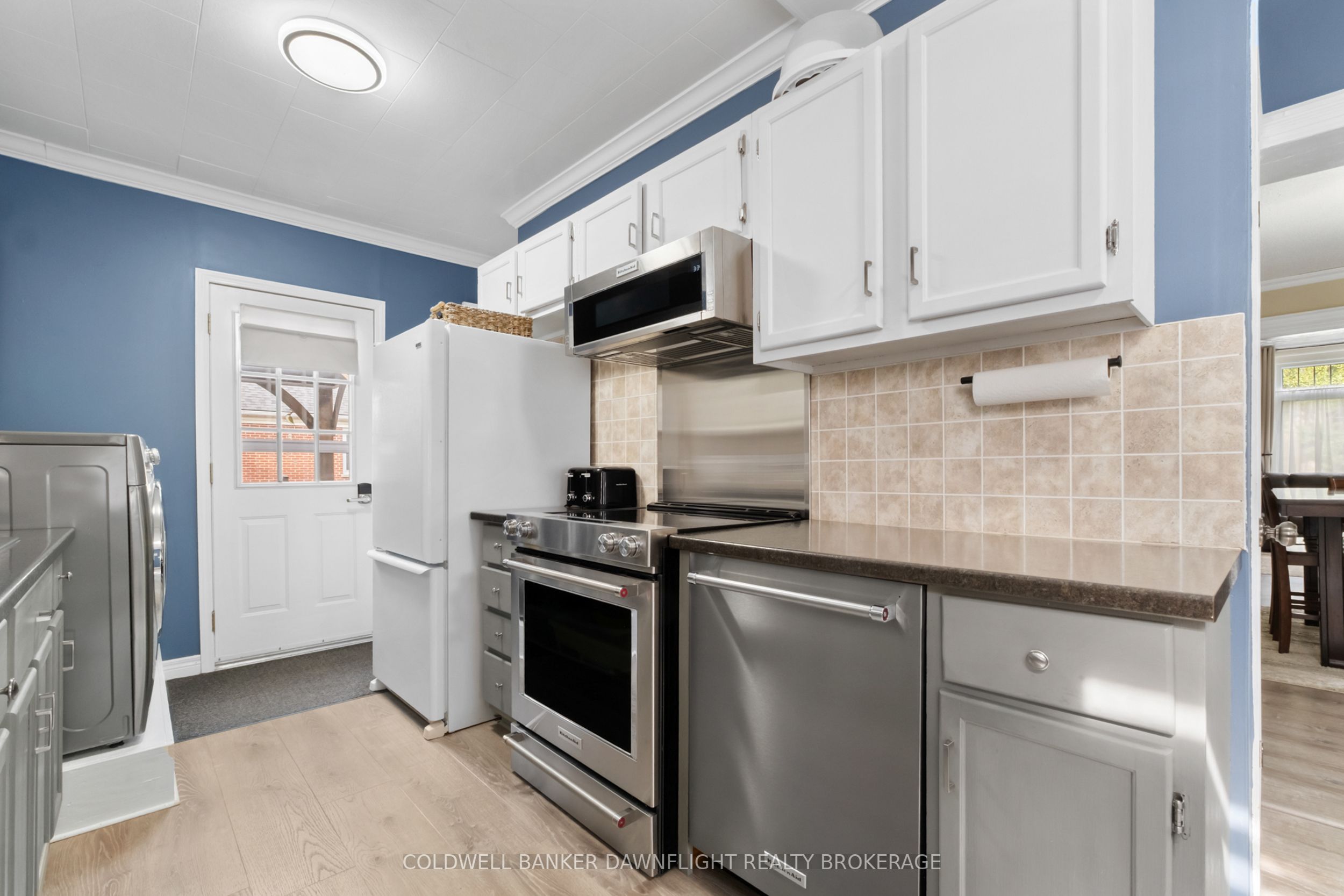 383 William Street Property Photo 14