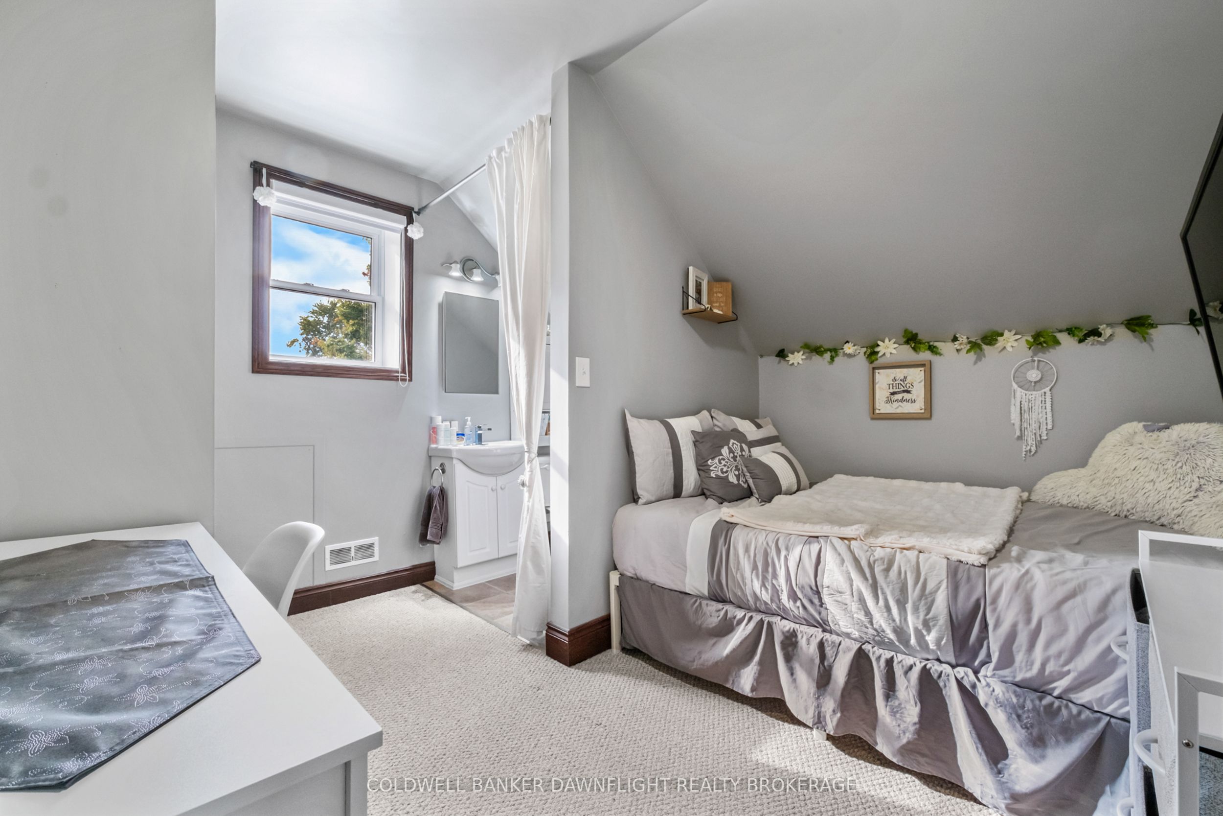 383 William Street Property Photo 21