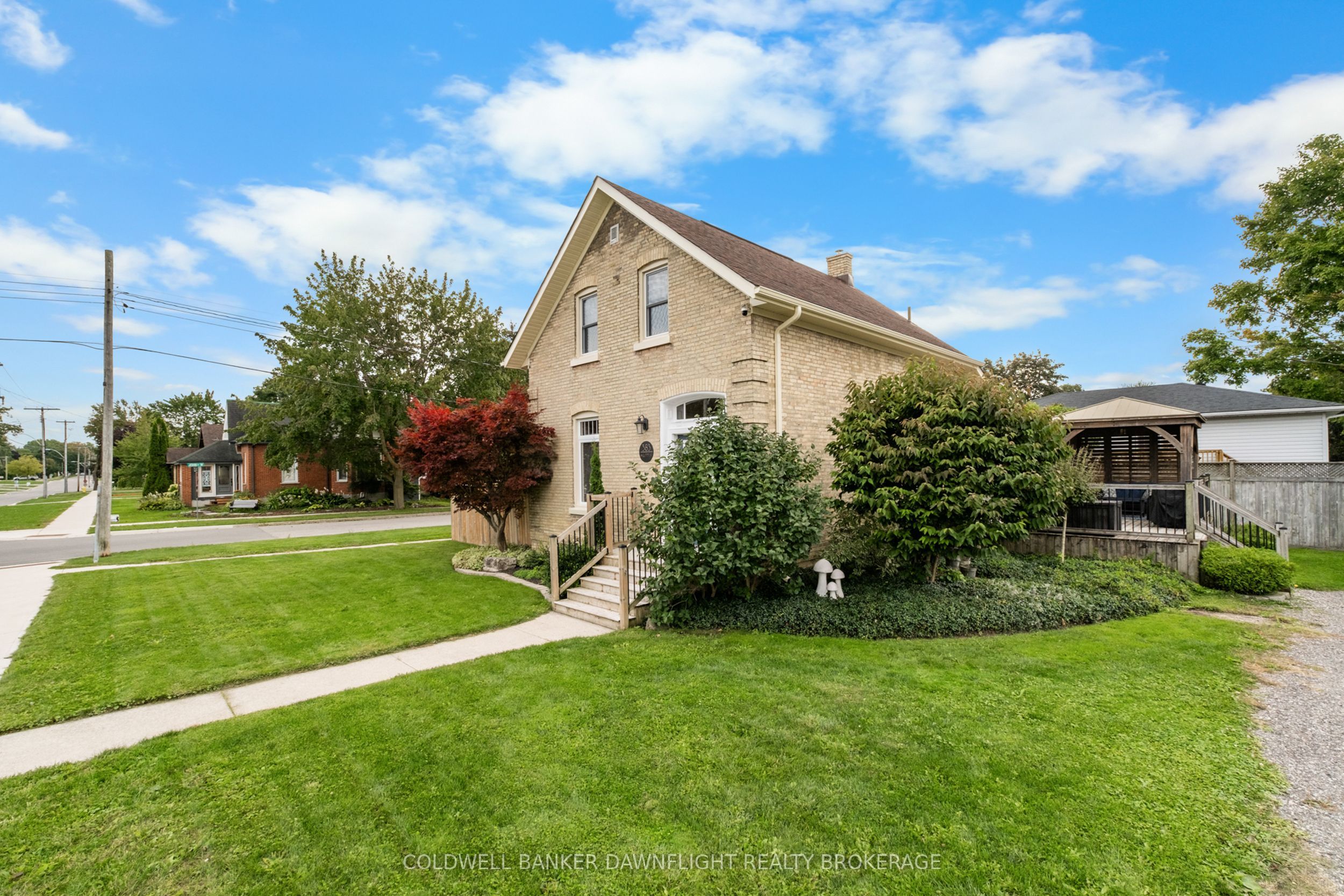 383 William Street Property Photo 28