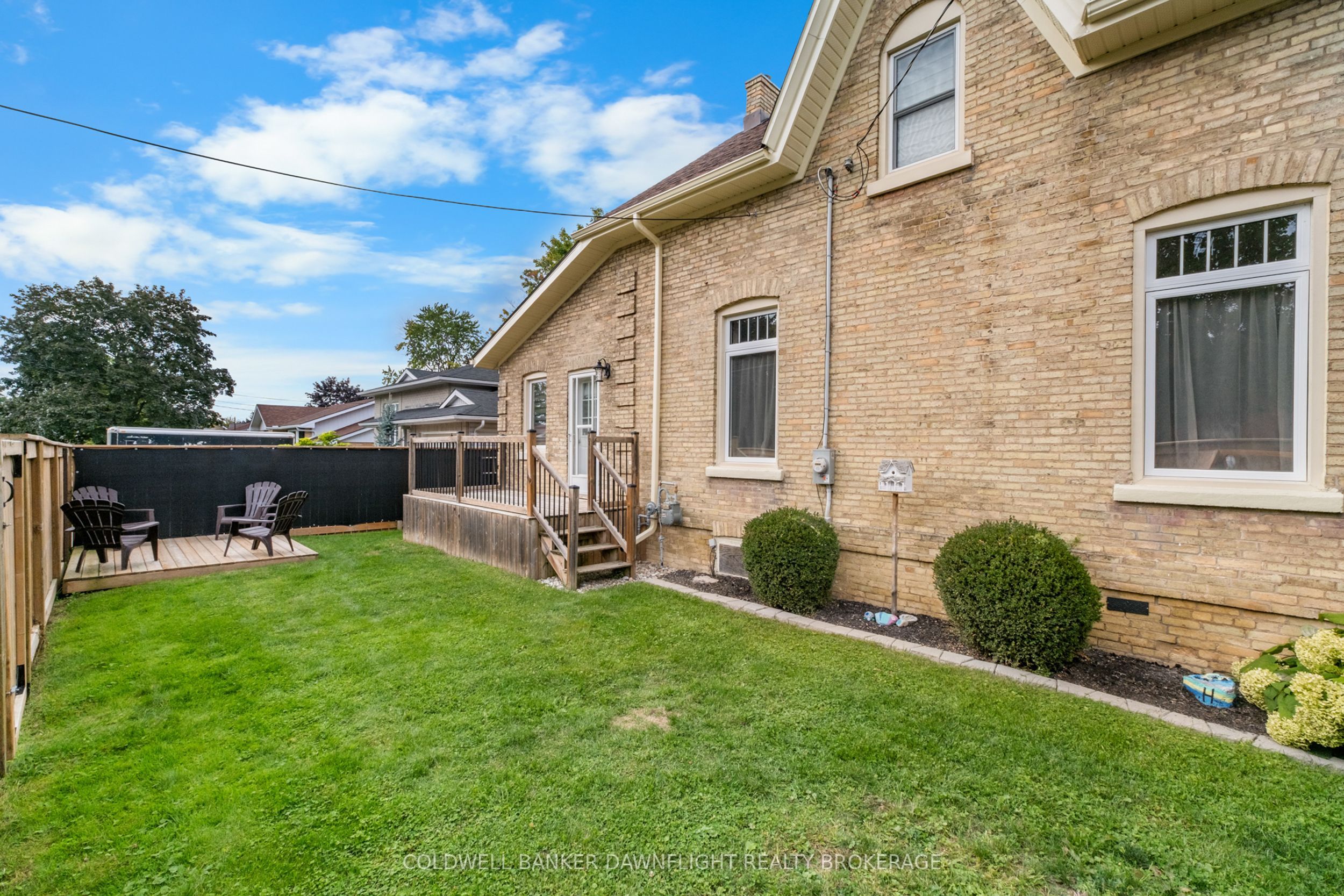 383 William Street Property Photo 32