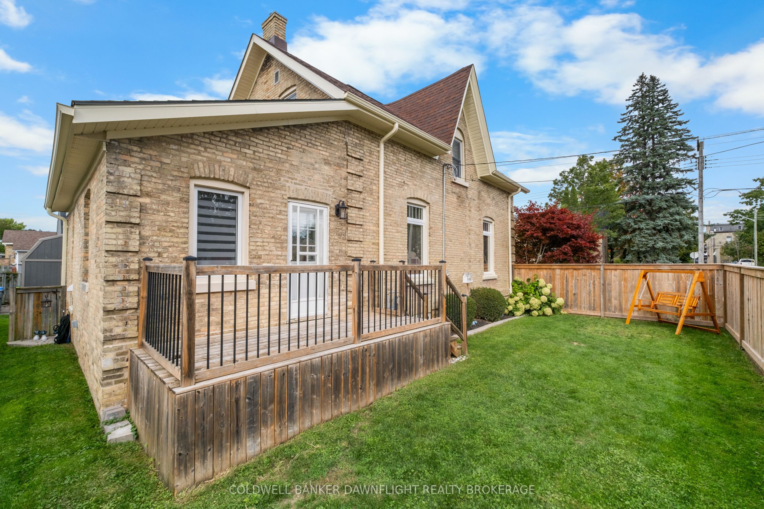 383 William Street Property Photo 33