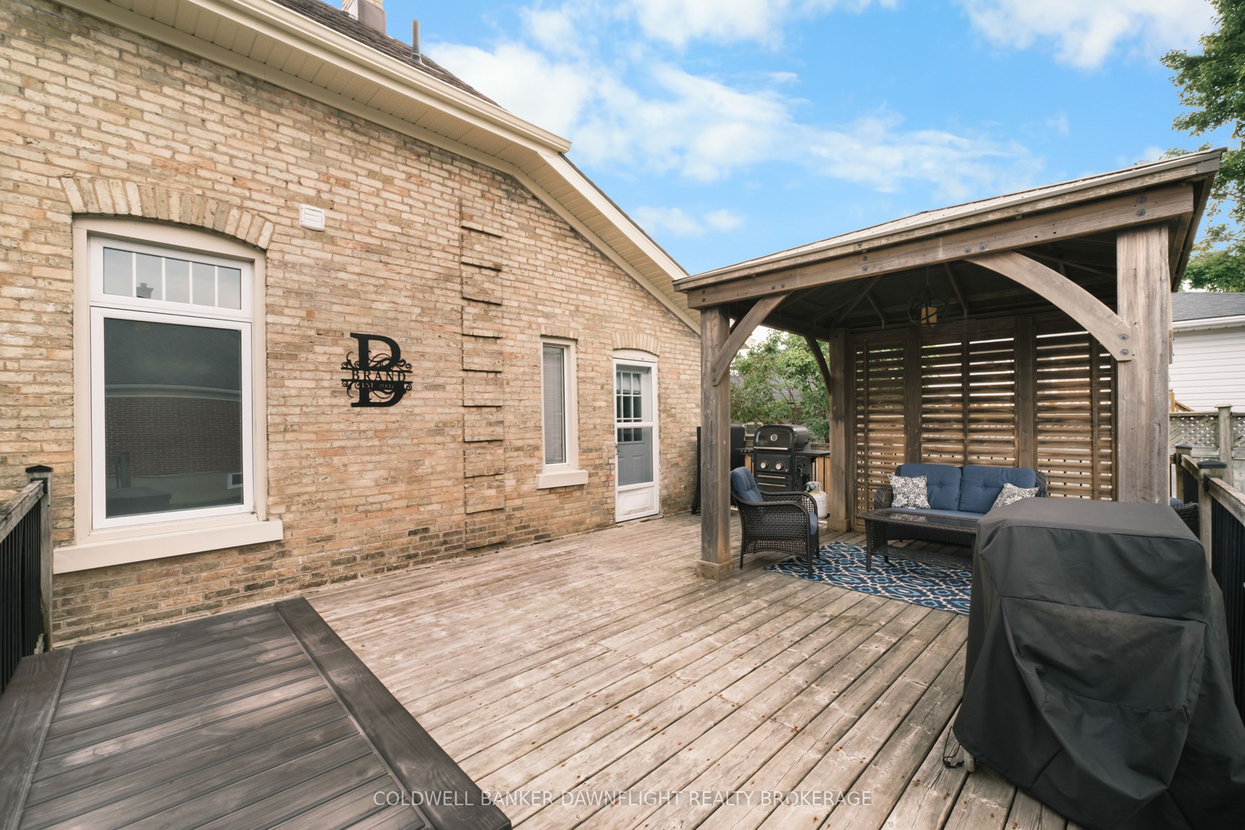 383 William Street Property Photo 39