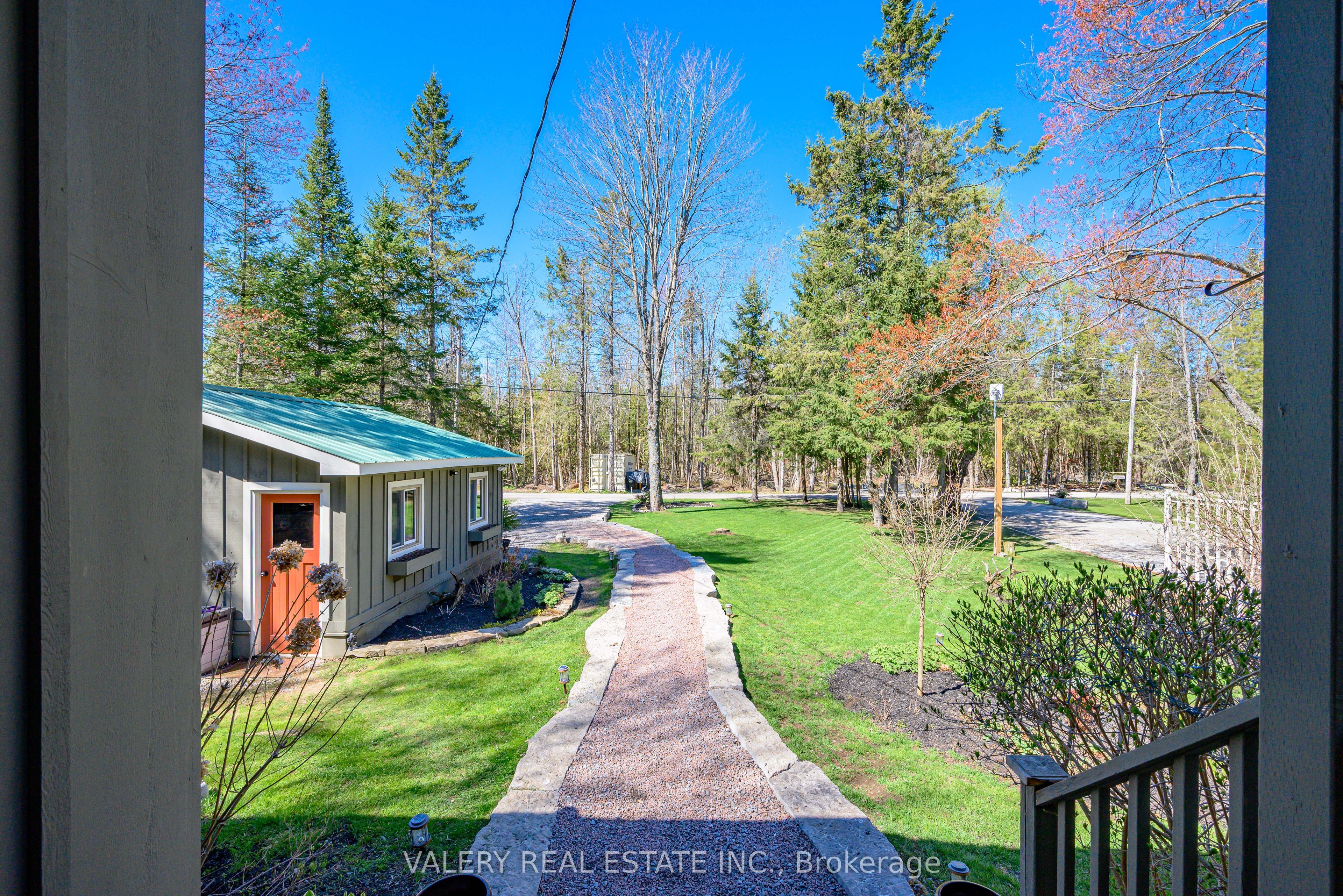 355 Southam Drive Property Photo 6