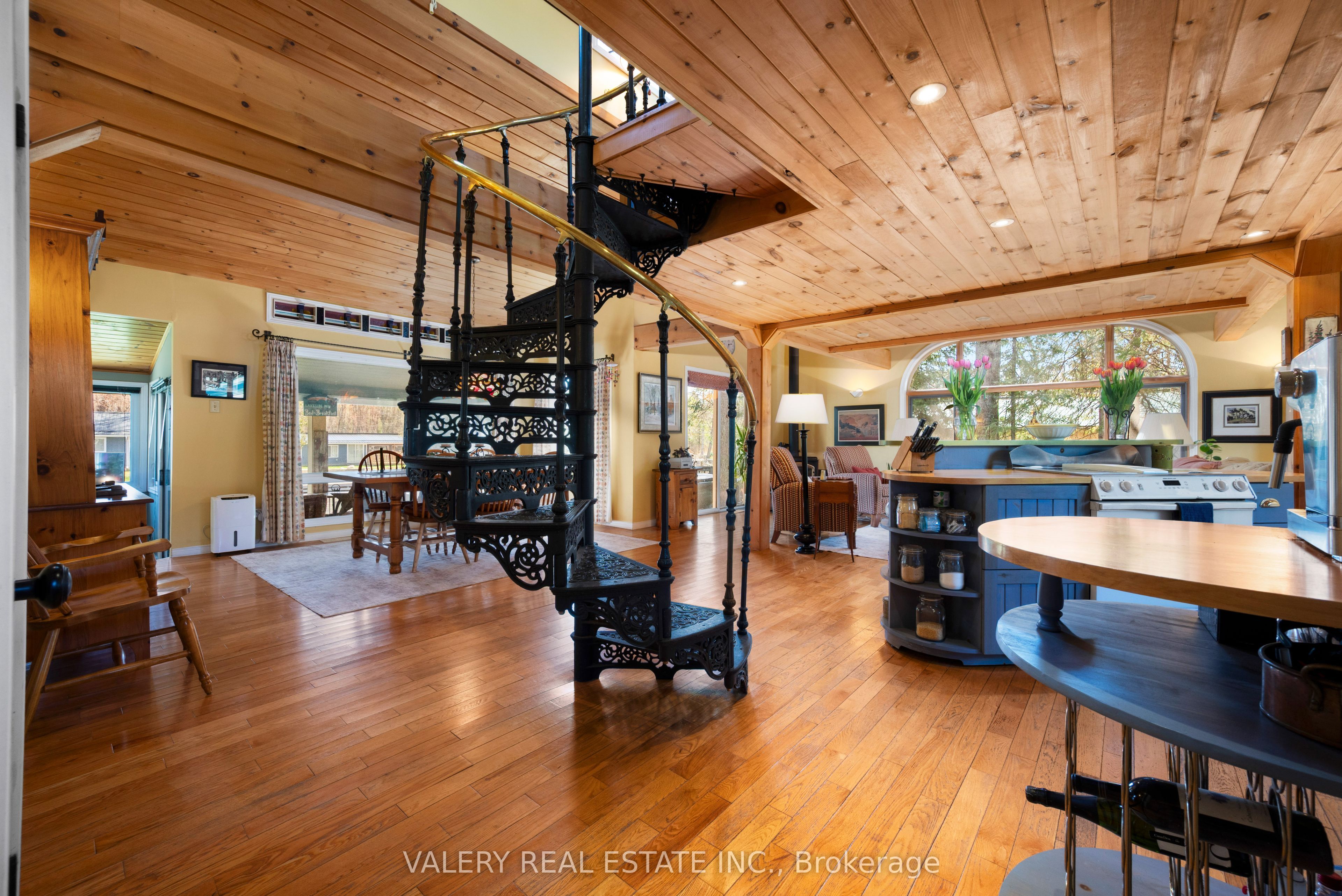 355 Southam Drive Property Photo 8