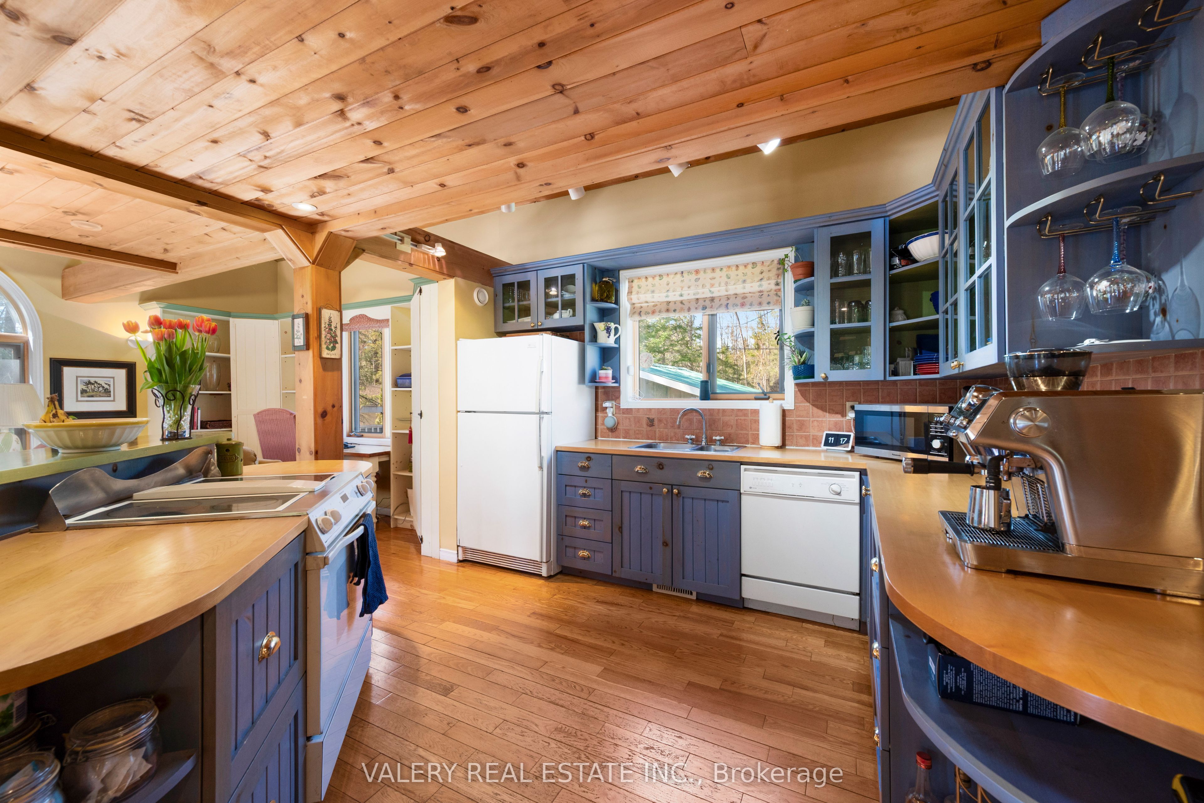 355 Southam Drive Property Photo 11