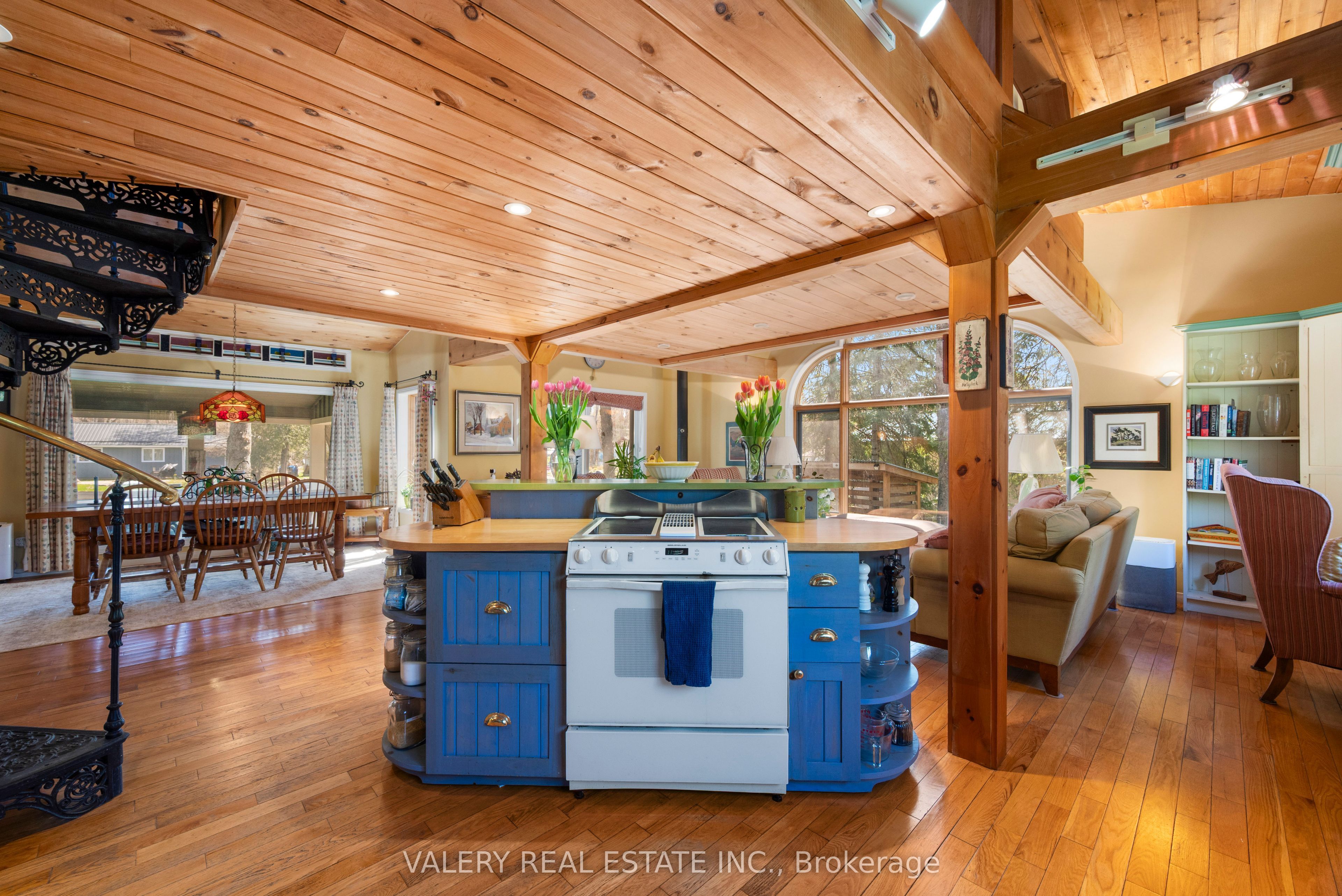 355 Southam Drive Property Photo 12