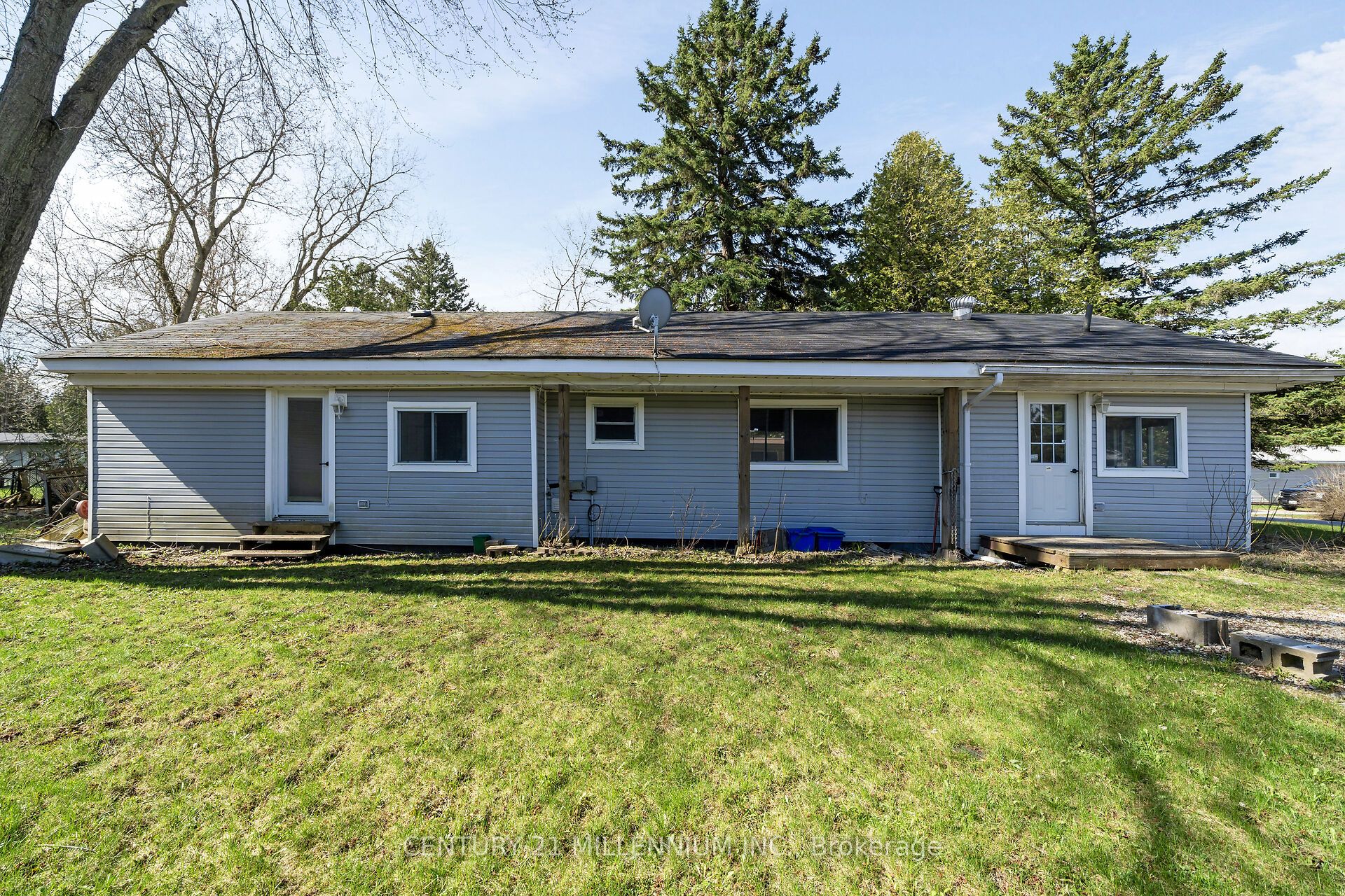 17 Cedar Lane Property Photo 2