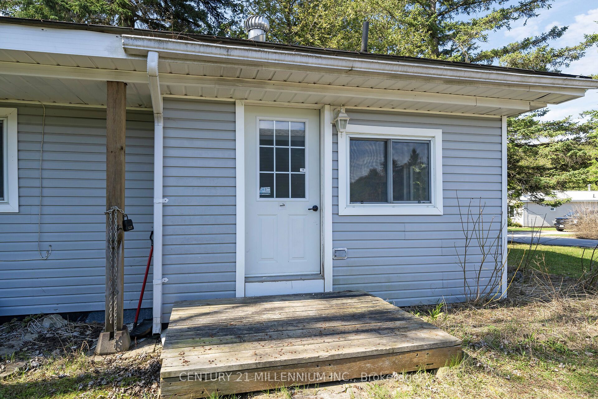 17 Cedar Lane Property Photo 3