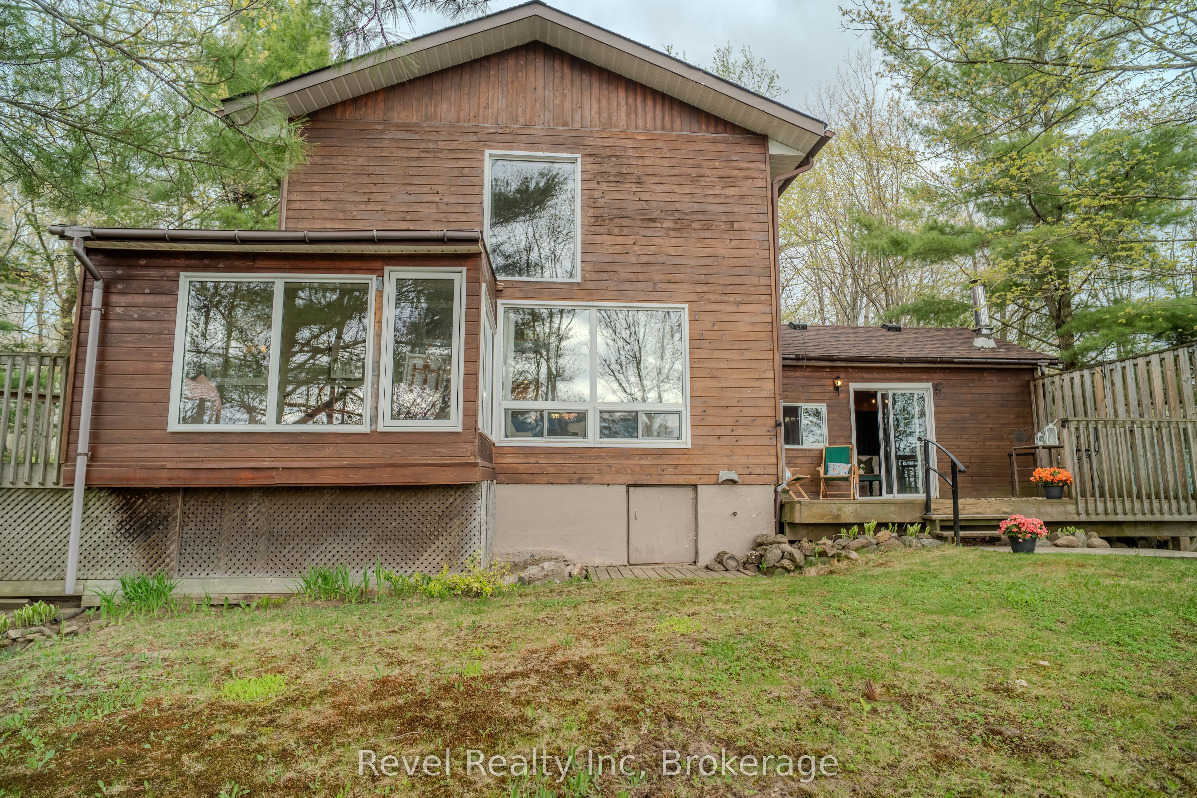 14 Swallow Road Property Photo 6