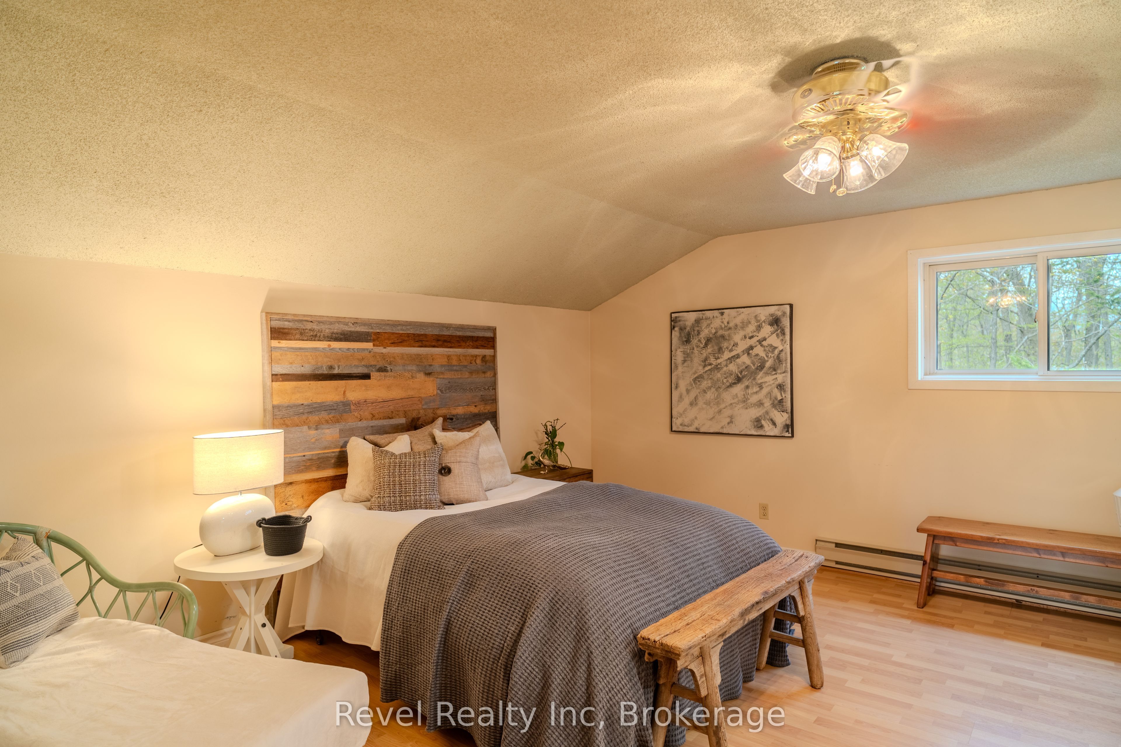 14 Swallow Road Property Photo 8