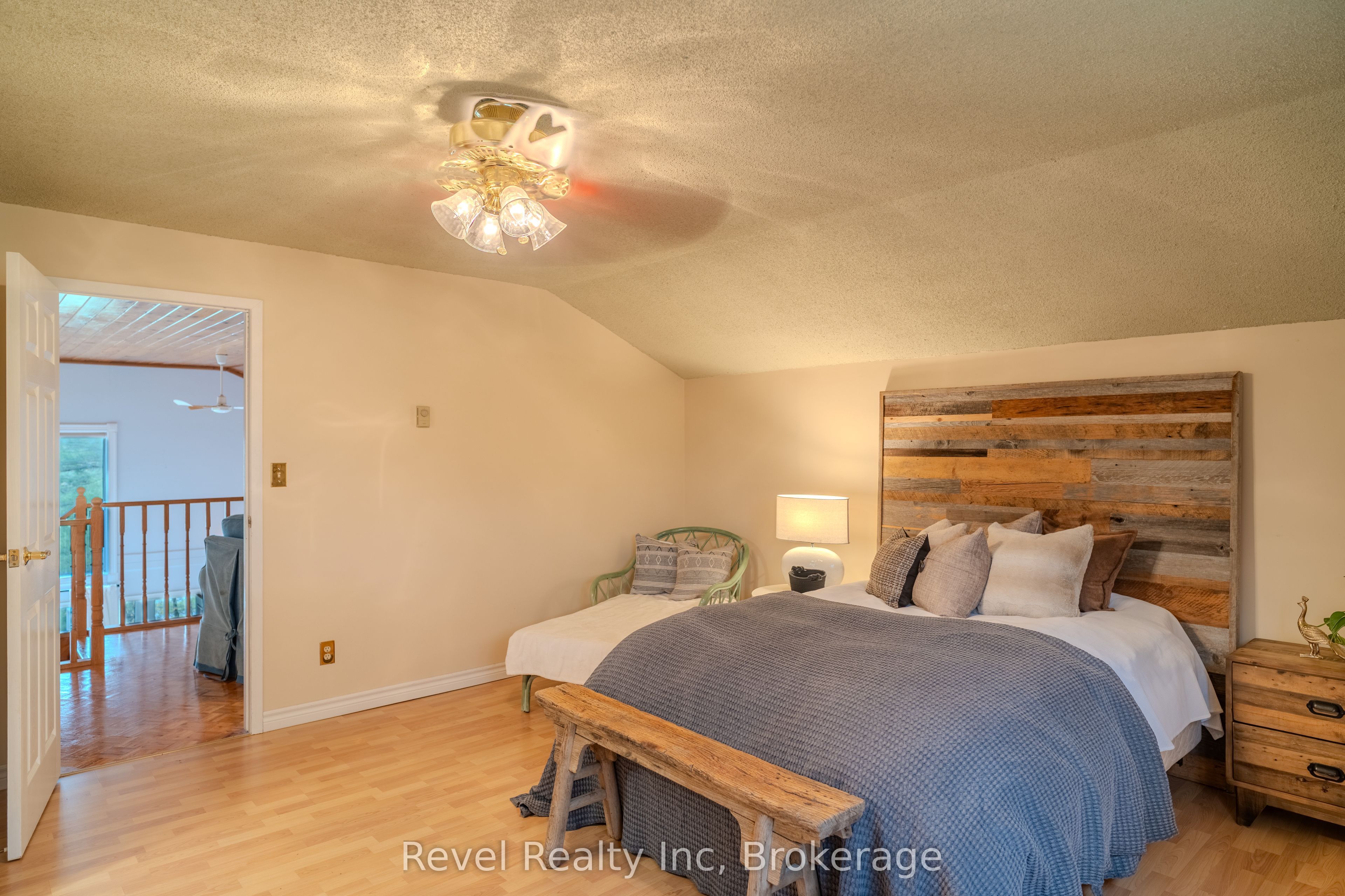 14 Swallow Road Property Photo 9