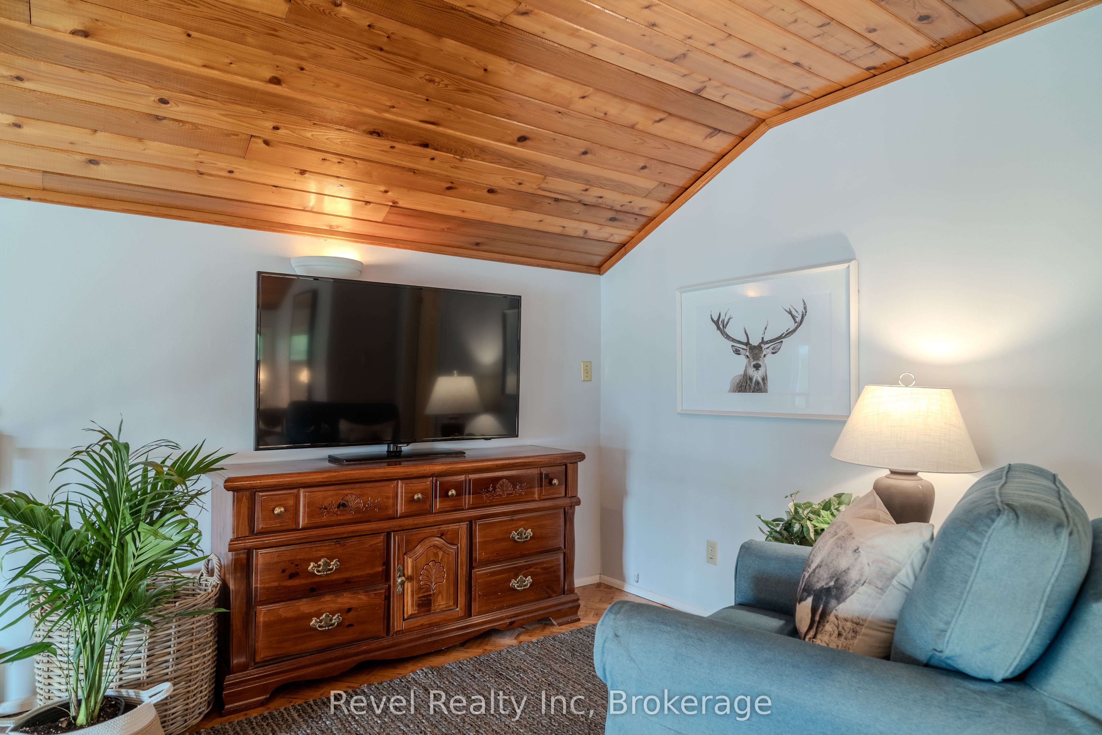 14 Swallow Road Property Photo 11