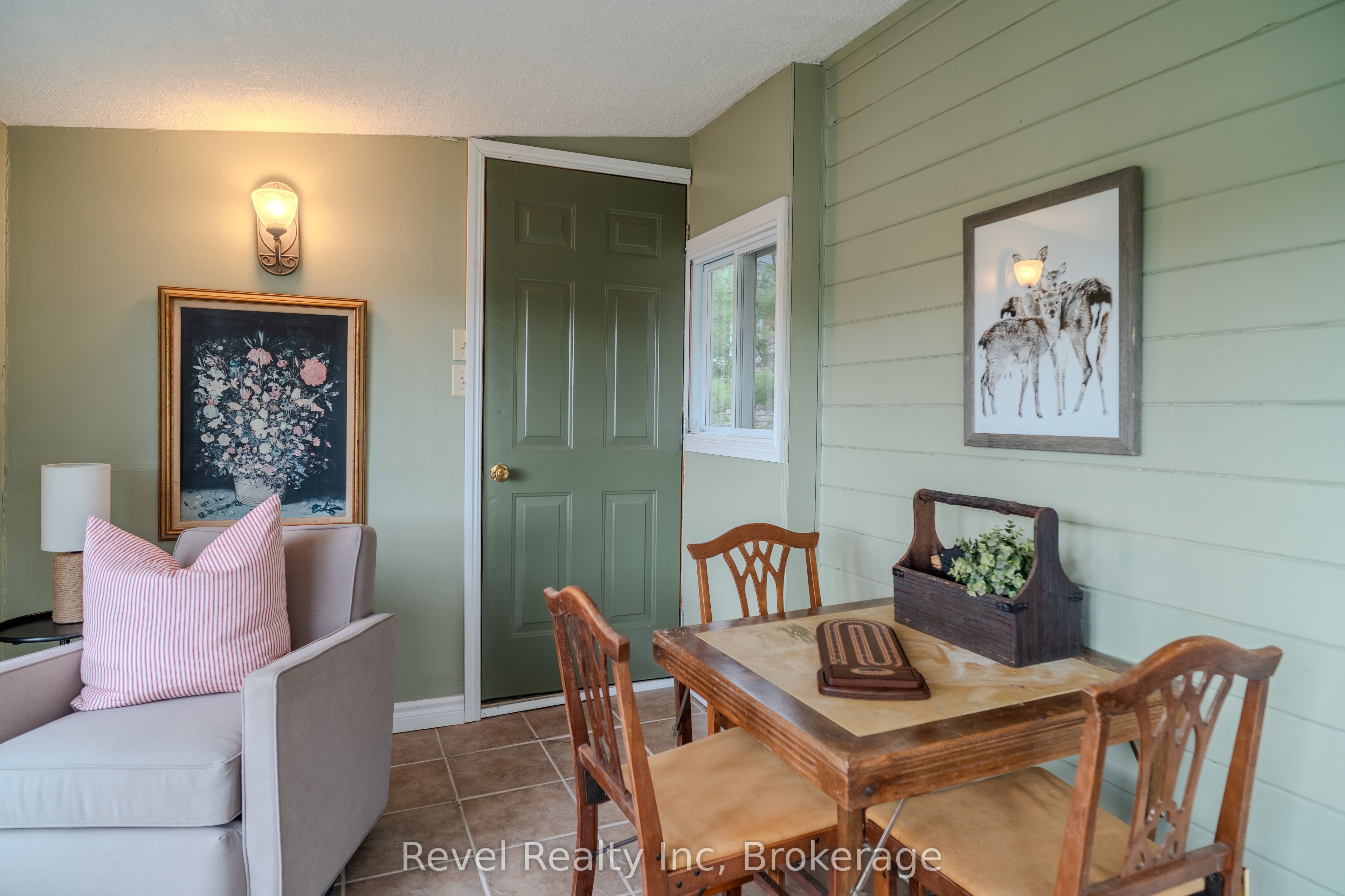 14 Swallow Road Property Photo 22