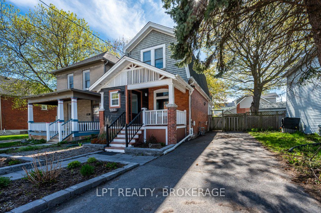570 Frontenac Street Property Photo 1