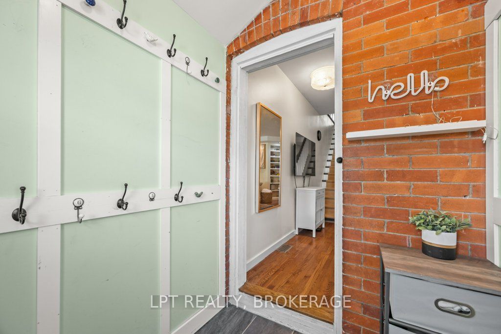 570 Frontenac Street Property Photo 3