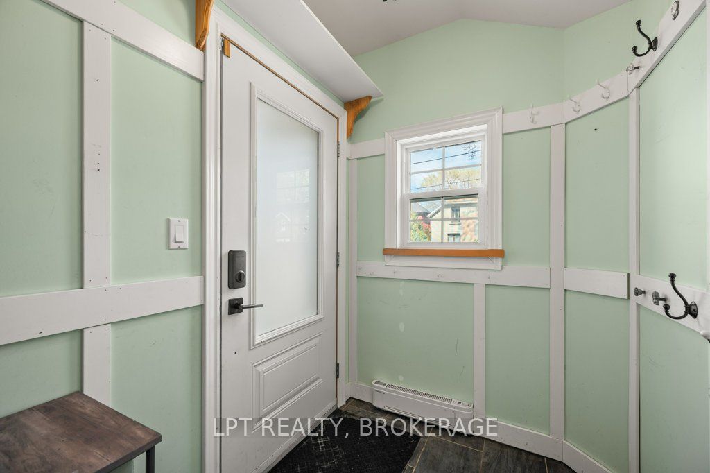 570 Frontenac Street Property Photo 4