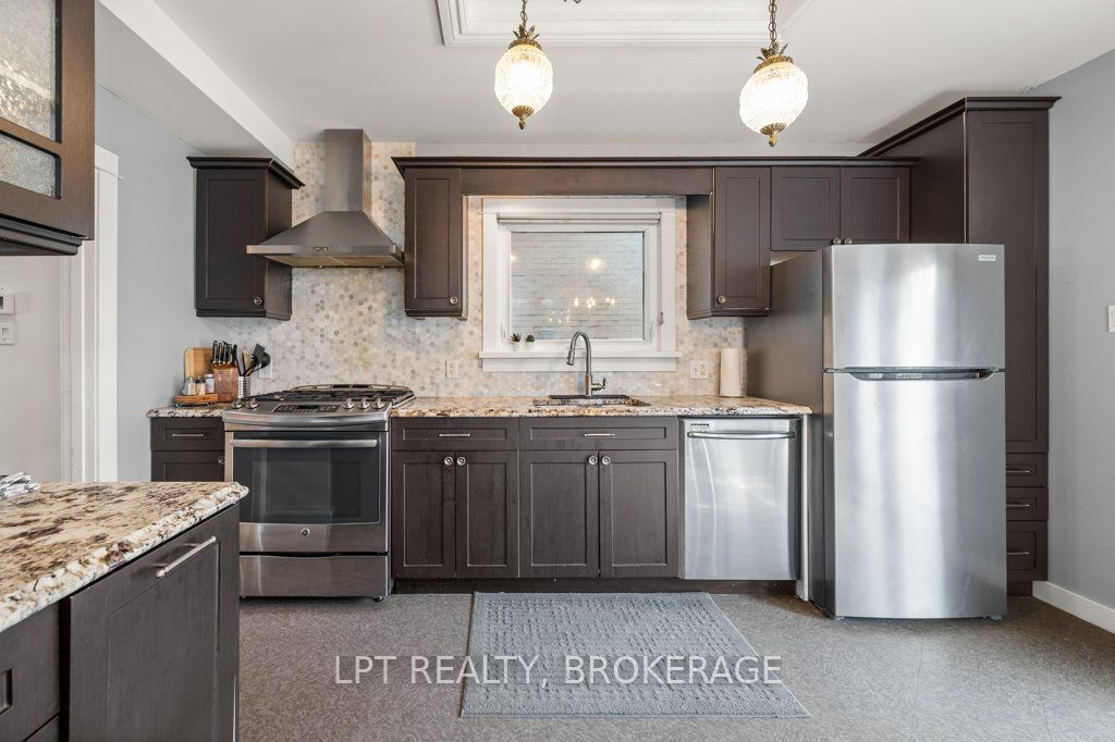 570 Frontenac Street Property Photo 10