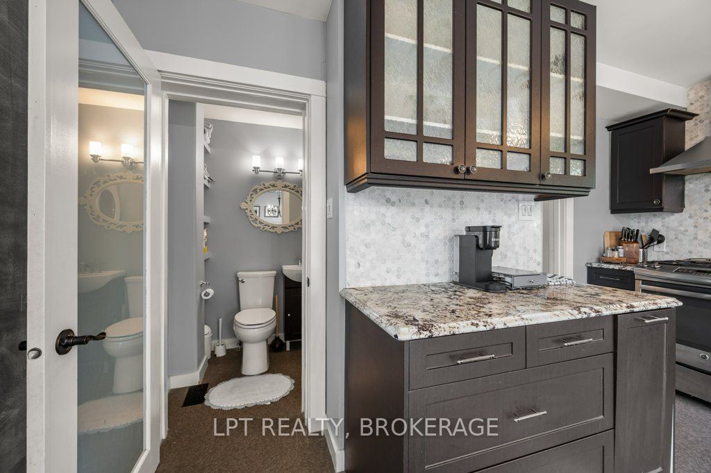 570 Frontenac Street Property Photo 14