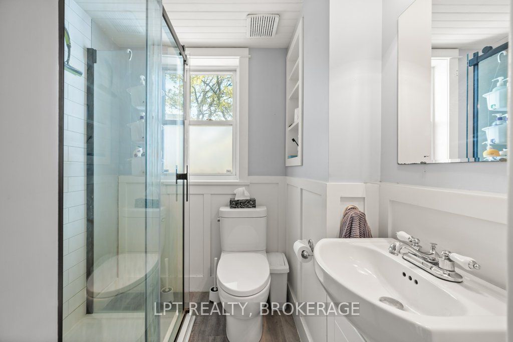 570 Frontenac Street Property Photo 26