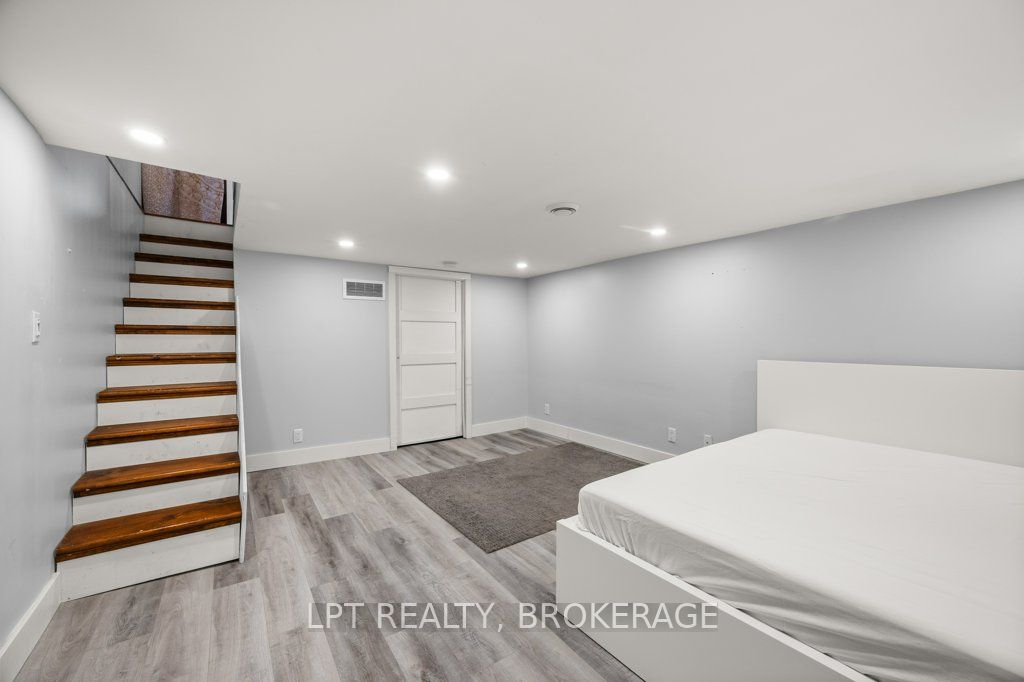 570 Frontenac Street Property Photo 27