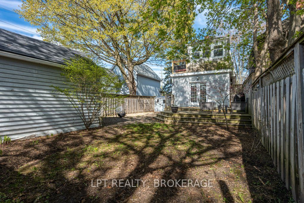 570 Frontenac Street Property Photo 32