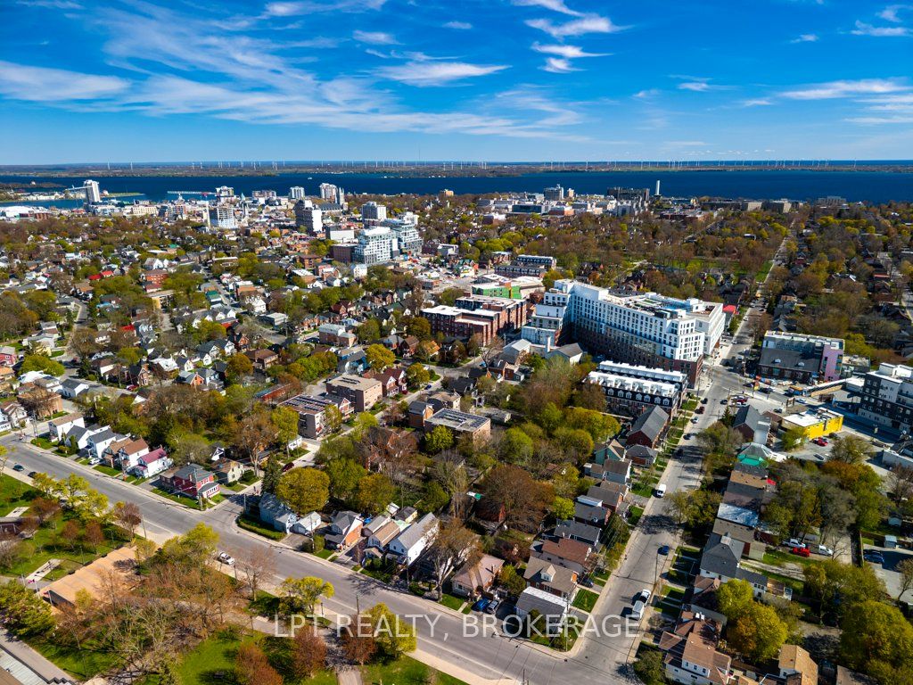 570 Frontenac Street Property Photo 39