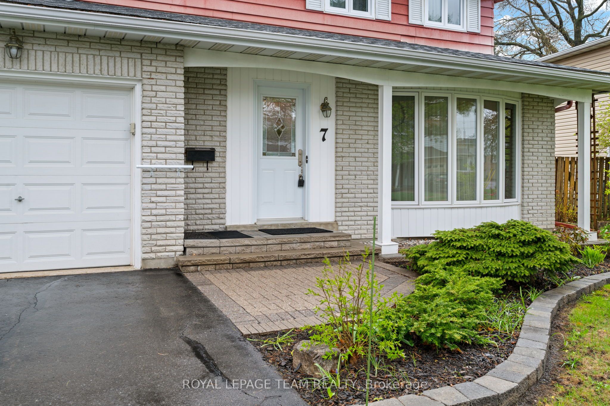 7 Centrepark Drive Property Photo 2