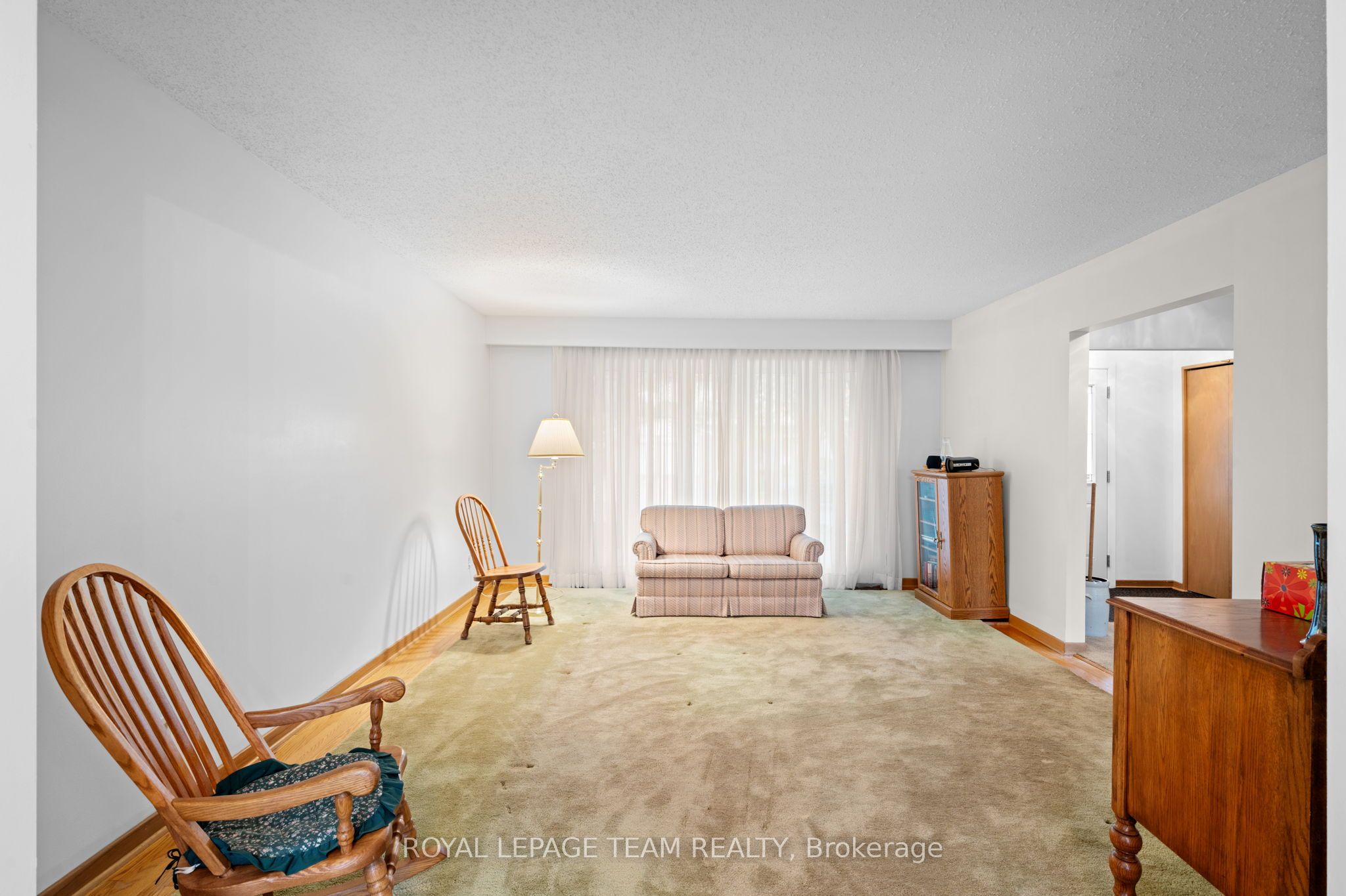 7 Centrepark Drive Property Photo 8